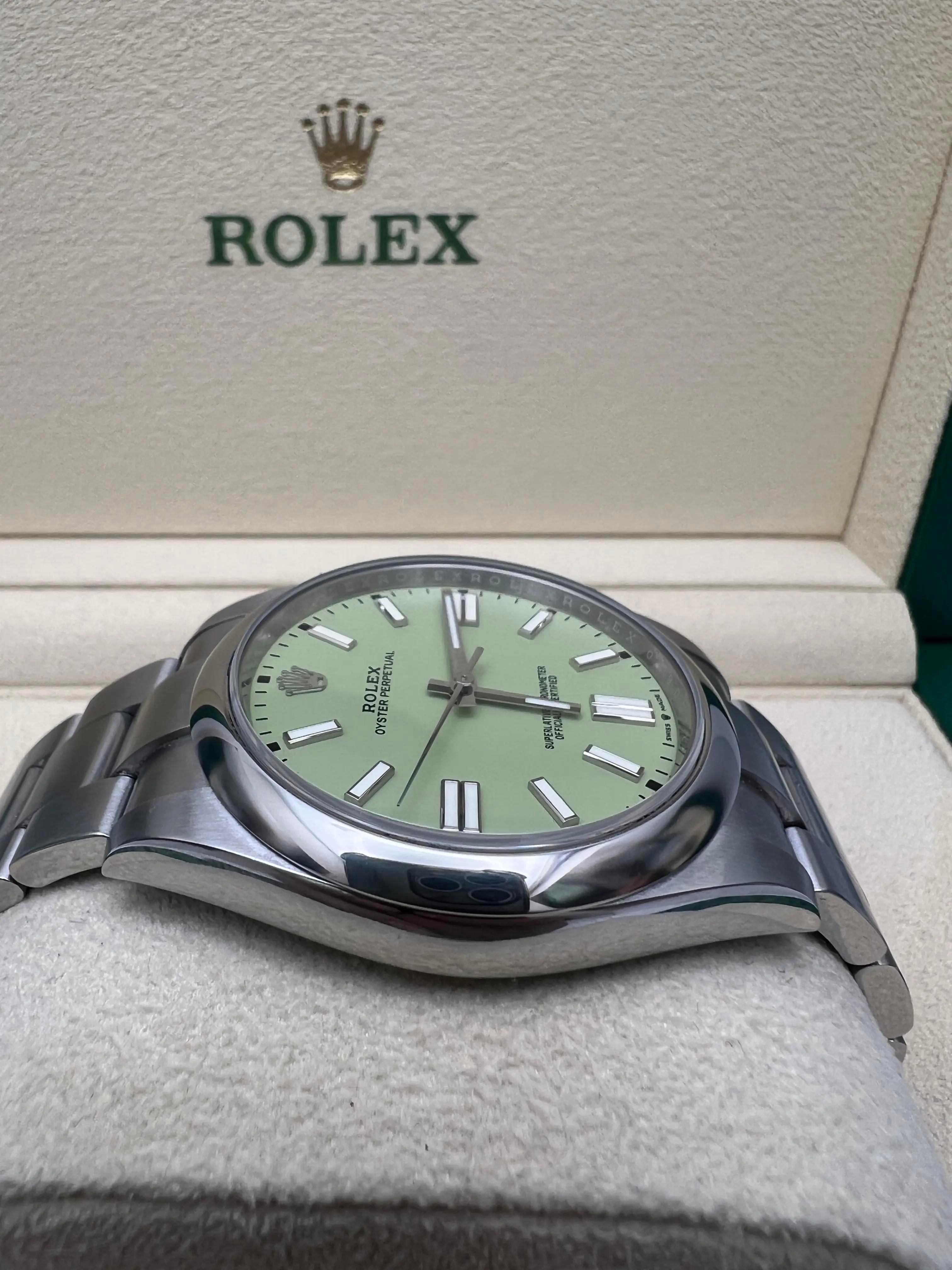 Rolex Oyster Perpetual 41mm 124300 Custom Pistazie Zifferblatt + Original Box Papiere im Angebot 4