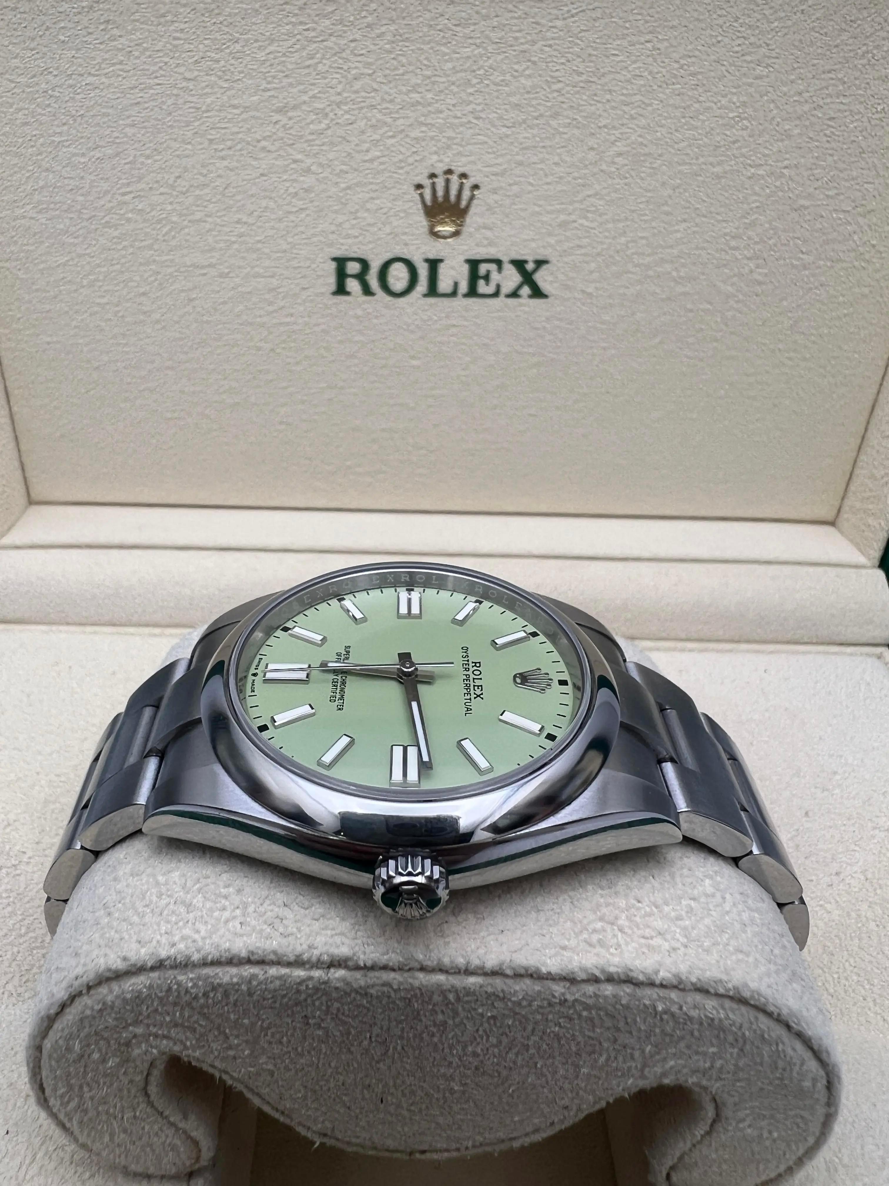 Rolex Oyster Perpetual 41mm 124300 Custom Pistazie Zifferblatt + Original Box Papiere im Angebot 5