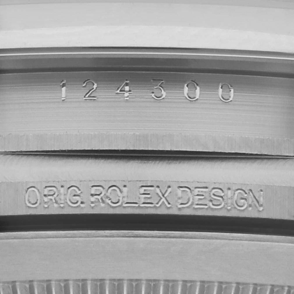 Rolex Oyster Perpetual 41mm Black Dial Steel Mens Watch 124300 Unworn. Mouvement automatique à remontage automatique, officiellement certifié chronomètre. Boîtier en acier inoxydable de 41 mm de diamètre. Logo Rolex sur la couronne. Lunette bombée