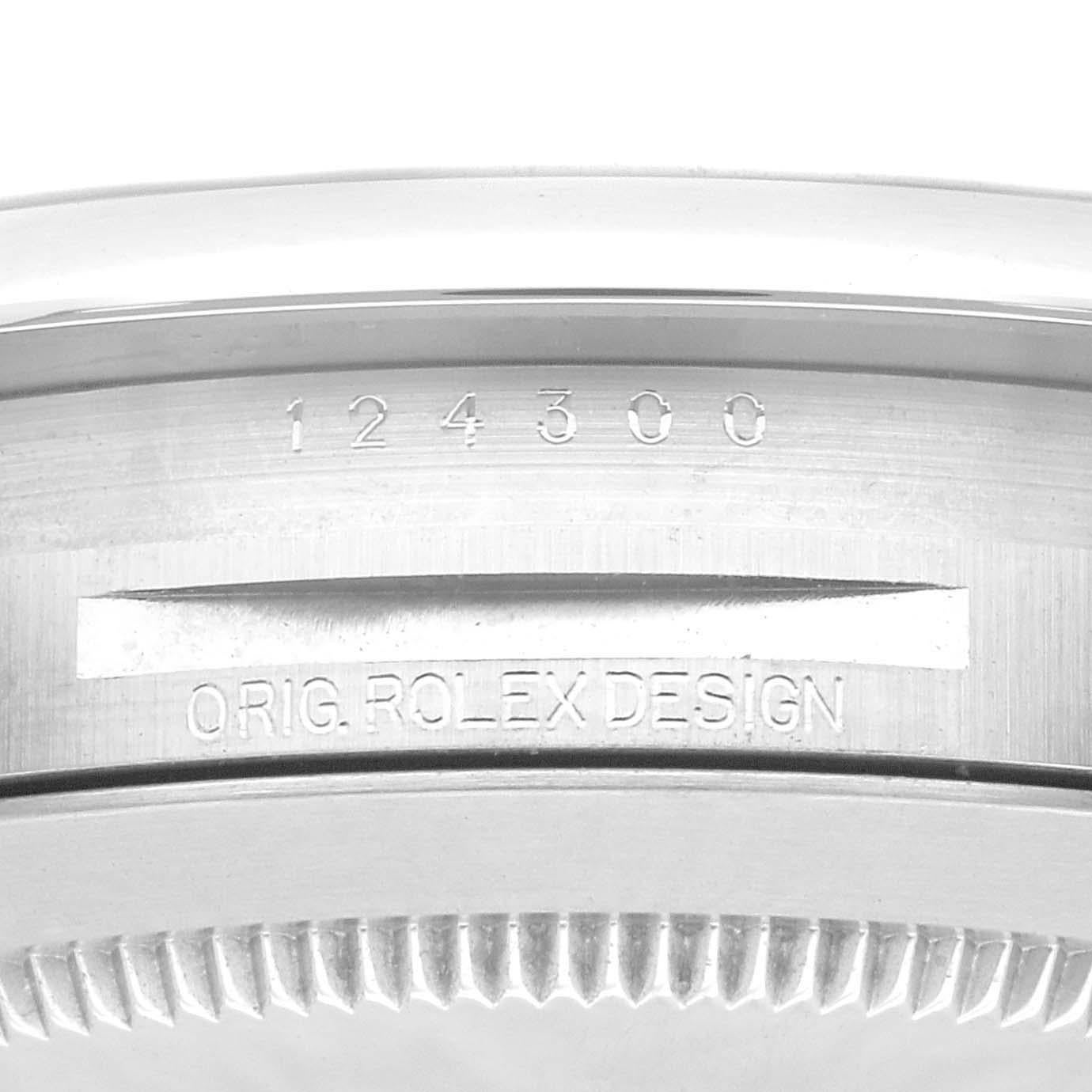 Rolex Oyster Perpetual 41mm blaues Zifferblatt Stahl Herrenuhr 124300 Box Karte. Offiziell zertifiziertes Chronometerwerk mit automatischem Aufzug. Gehäuse aus Edelstahl mit einem Durchmesser von 41 mm. Rolex Logo auf der Krone. Glatte, gewölbte