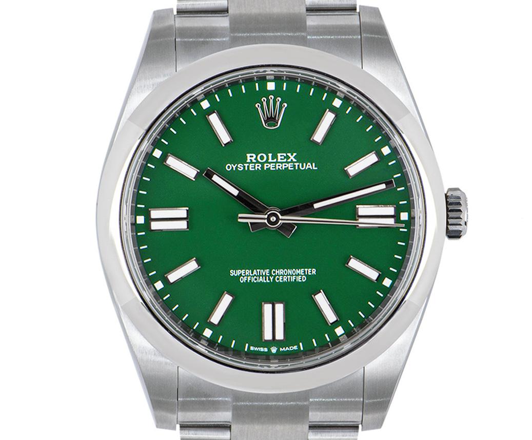 An unworn Oyster Perpetual 41 by Rolex in Oystersteel. Features a green dial and a smooth fixed bezel. The Oyster bracelet is equipped with the folding Oyster clasp, featuring the comfort extension link. Fitted with scratch-resistant sapphire
