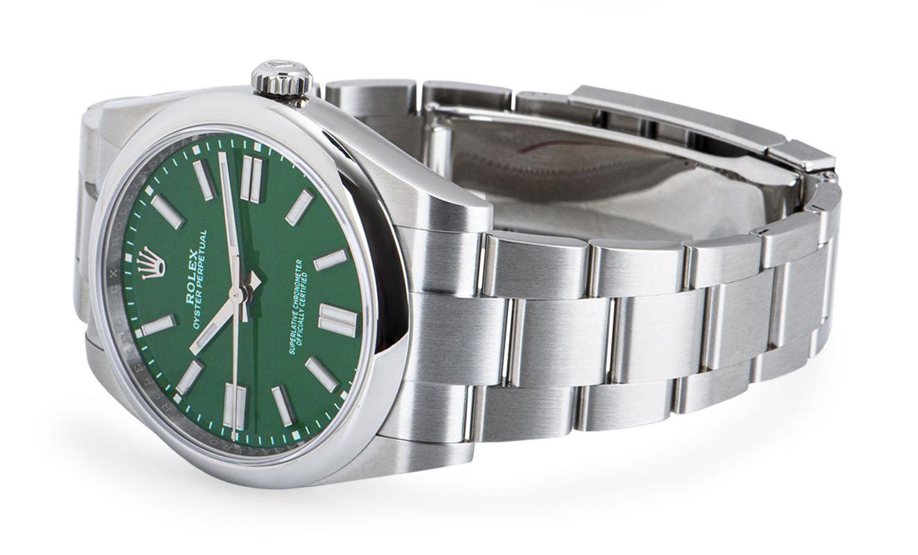 Women's or Men's Rolex Oyster Perpetual 41mm Green Dial 124300