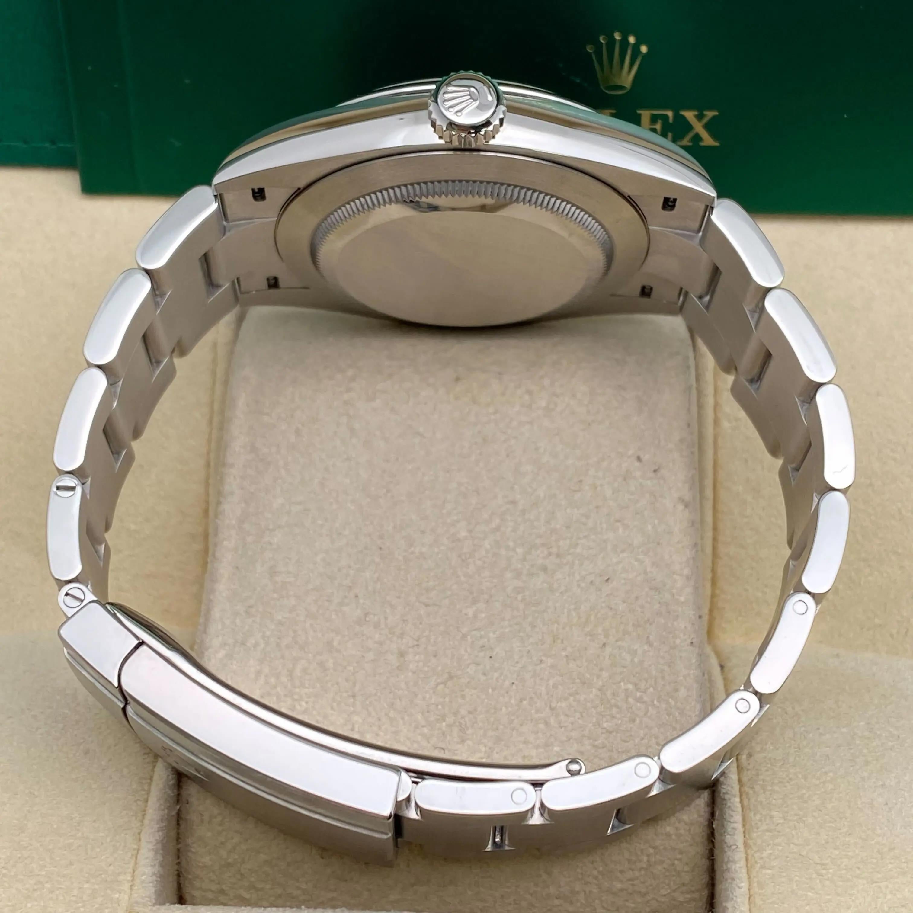 Rolex Oyster Perpetual 41mm Steele Quadrante Nero Orologio Automatico 134300 2025 B.P. in vendita 4
