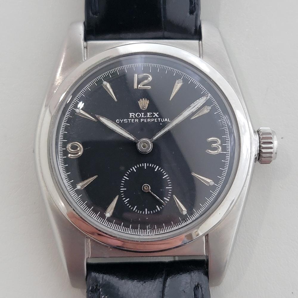 Vintage classique, Rolex Oyster Perpetual Ref.5052 bubbleback automatique pour hommes, c.1948, en excellent état de marche. Vérifié authentique par un maître horloger. Magnifique cadran noir signé Rolex, chiffres arabes 3, 9, 12 et index dague