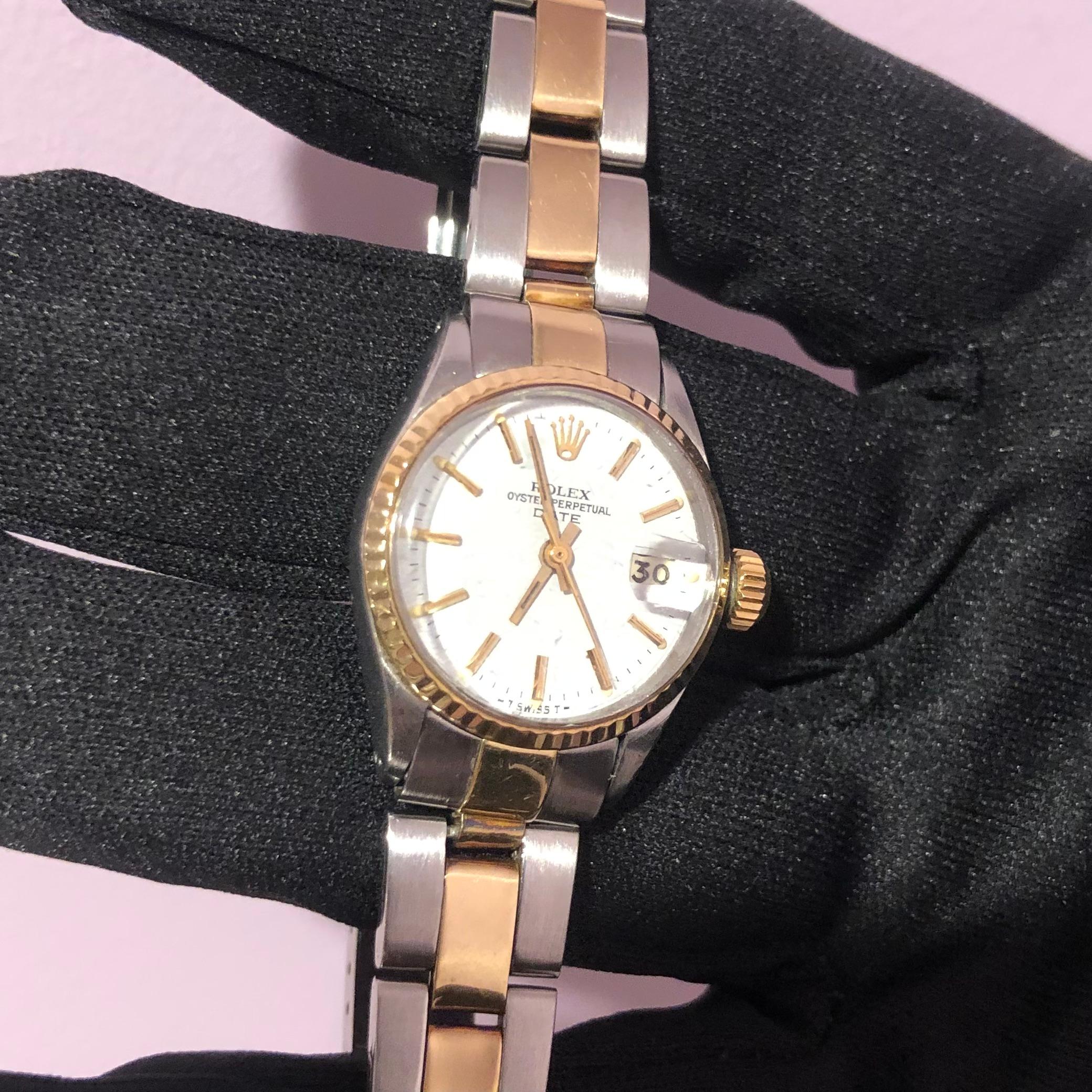 Rolex Oyster Perpetual 6517 Two Tone 14k Lady Date 26mm Gold In Good Condition For Sale In New York, NY