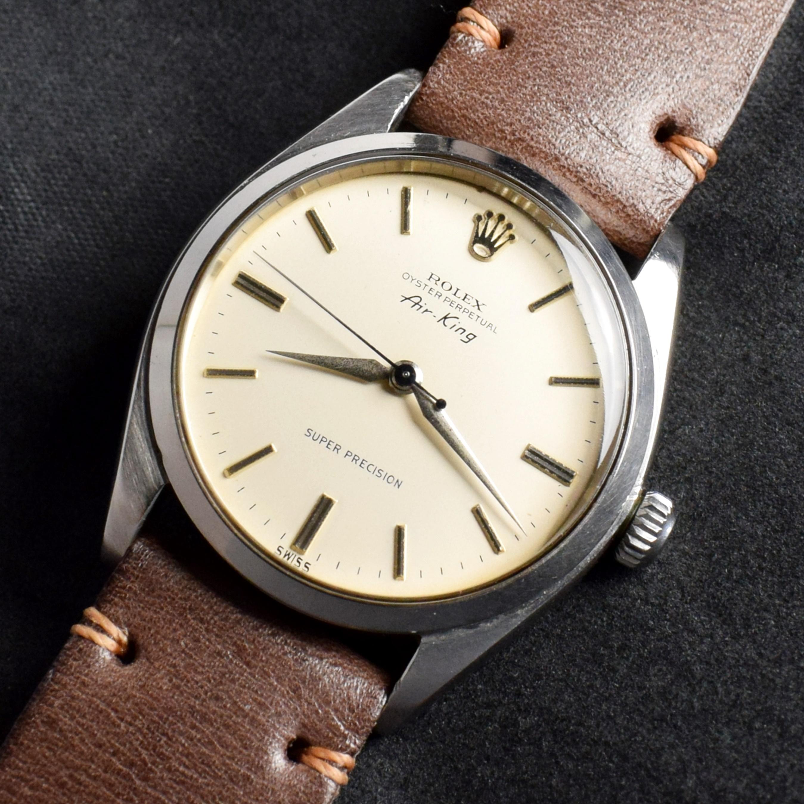 Brand: Vintage Rolex
Model: 5500
Year: 1961
Serial number: 64xxxx
Reference: C03418
Case: 34mm without crown; Show sign of wear with slight polish from previous; inner case back stamped I.61
Dial: Excellent Clean Condition Silver Dial with pointed