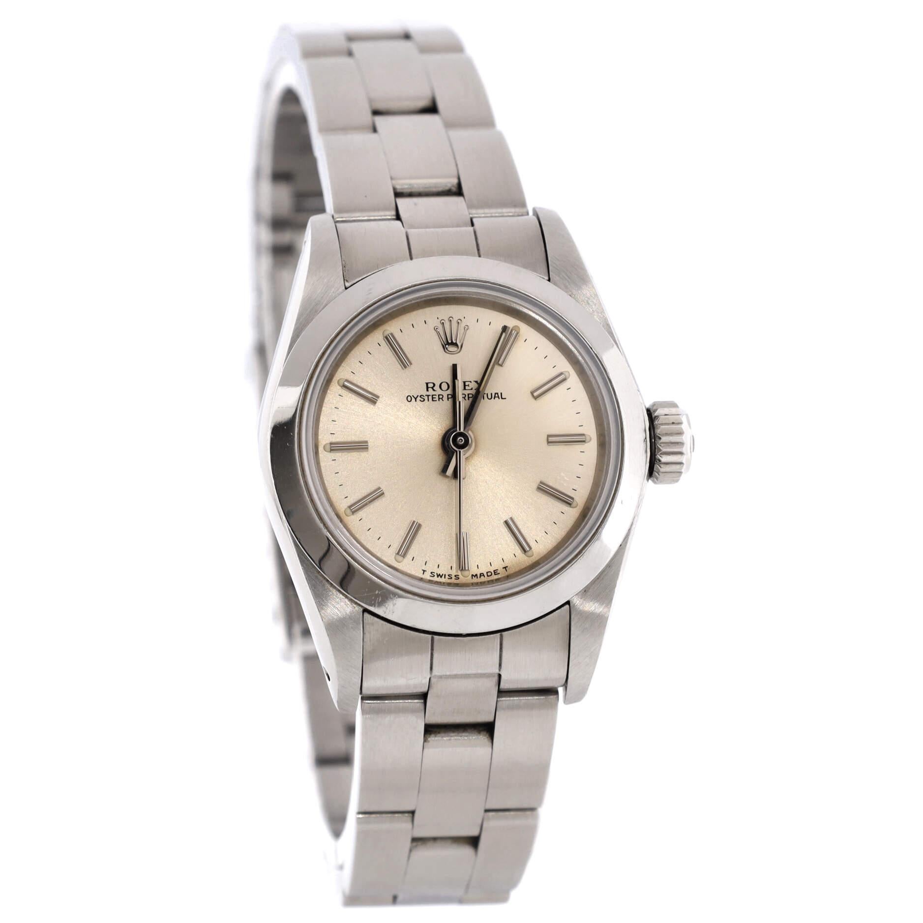 Condition: Great. Moderate scratches and wear throughout. Wear and scratches on case and bracelet.
Accessories: No Accessories
Measurements: Case Size/Width: 26mm, Watch Height: 9mm, Band Width: 13mm, Wrist circumference: 5.75