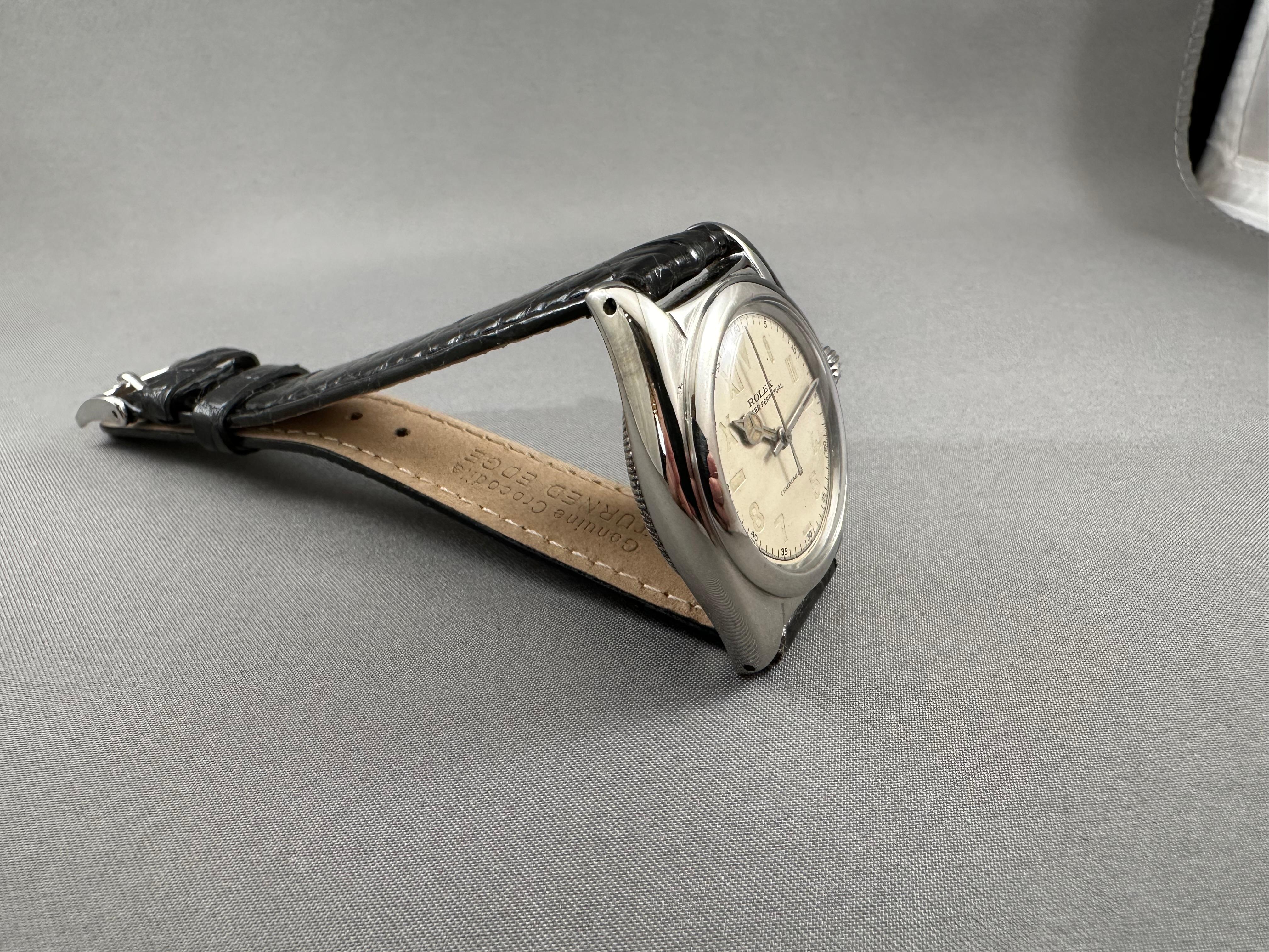ROLEX
REF. 3458 BUBBLE BACK.ACIER INOXYDABLE BELLE PATINE
Rolex, Oyster Perpetual, Chronomètre, .Ref. #3458.
Fabriqué dans les années 1940.
Fine et rare, en forme de tonneau, 
Montre-bracelet chronomètre à remontage automatique, en acier