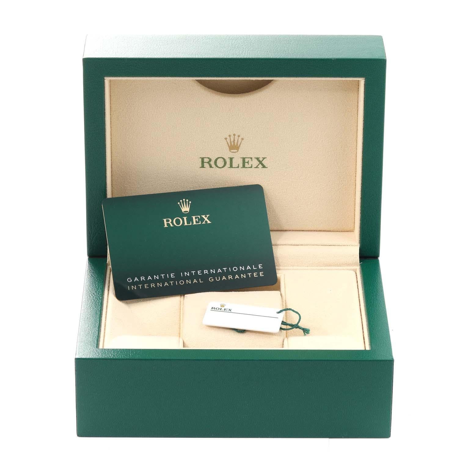 Rolex Oyster Perpetual Celebration Montre pour hommes 126000 non portée en vente 3