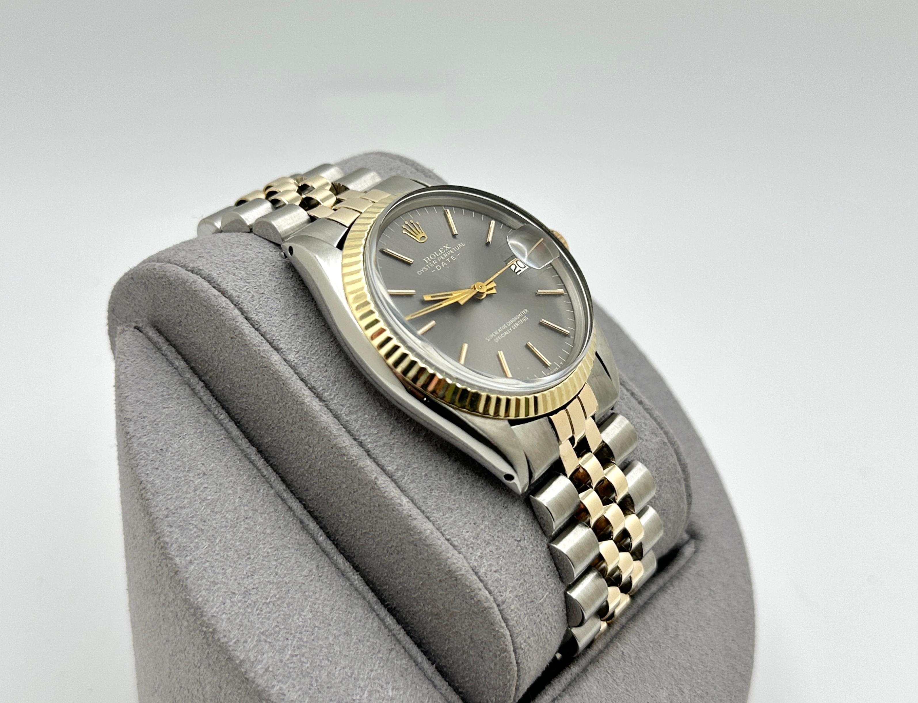 Numéro de style : 1500



Numéro de série : 2351***



Année : 1970

 

Modèle : Rolex Oyster Perpetual Date

 

Matériau du boîtier : Acier inoxydable

 

Bracelet : Or jaune 14K personnalisé et acier inoxydable

  

Lunette : or jaune 14K

 