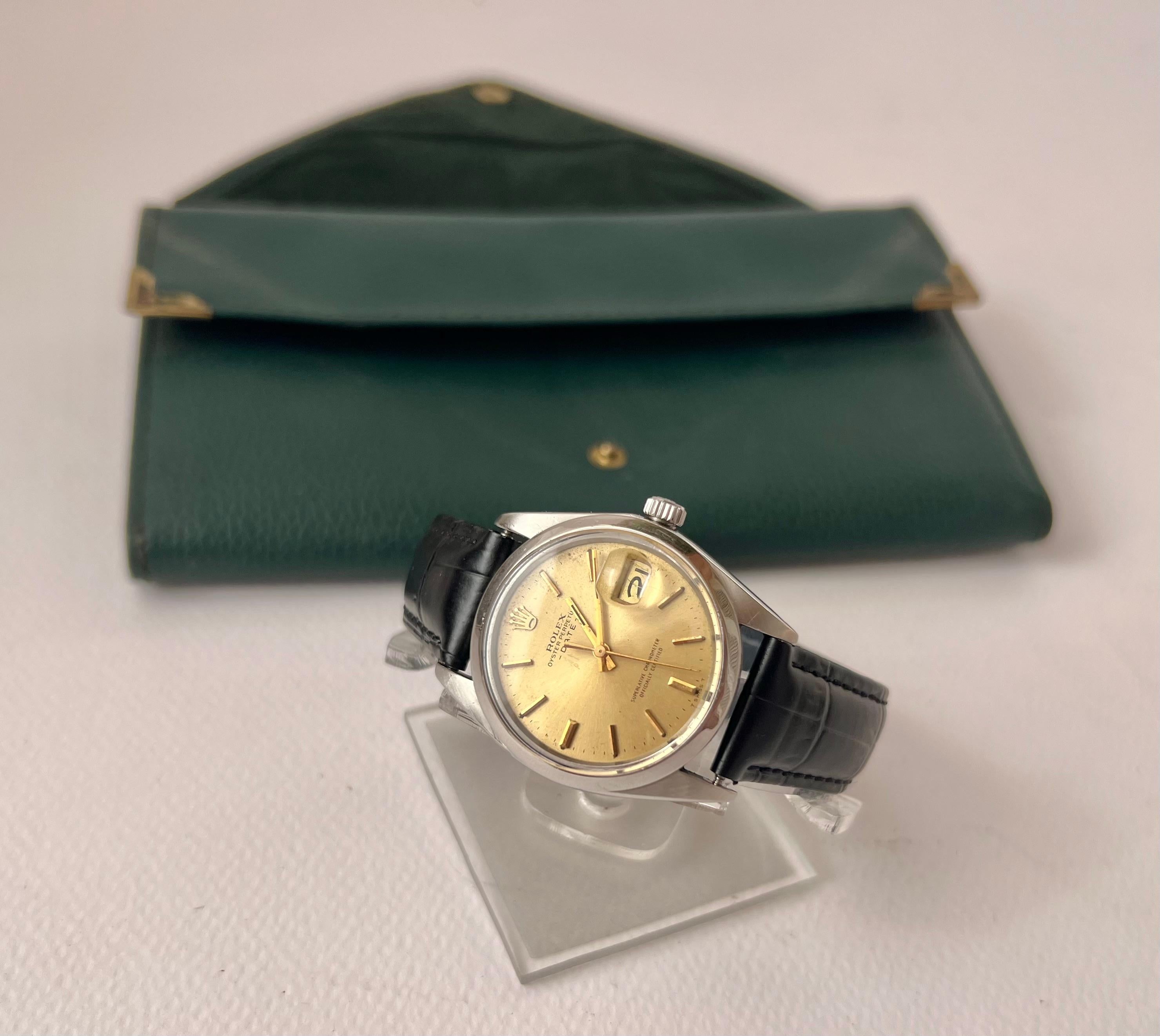 Brand : Rolex

Model:  Oyster Perpetual Date 

Reference Number :   1500

Features :  Screw down Crown - Champagne Dial 

Country Of Manufacture: Switzerland

Movement: Automatic

Case Material:  Steel 

Measurements : 34mm diameter (excluding crown