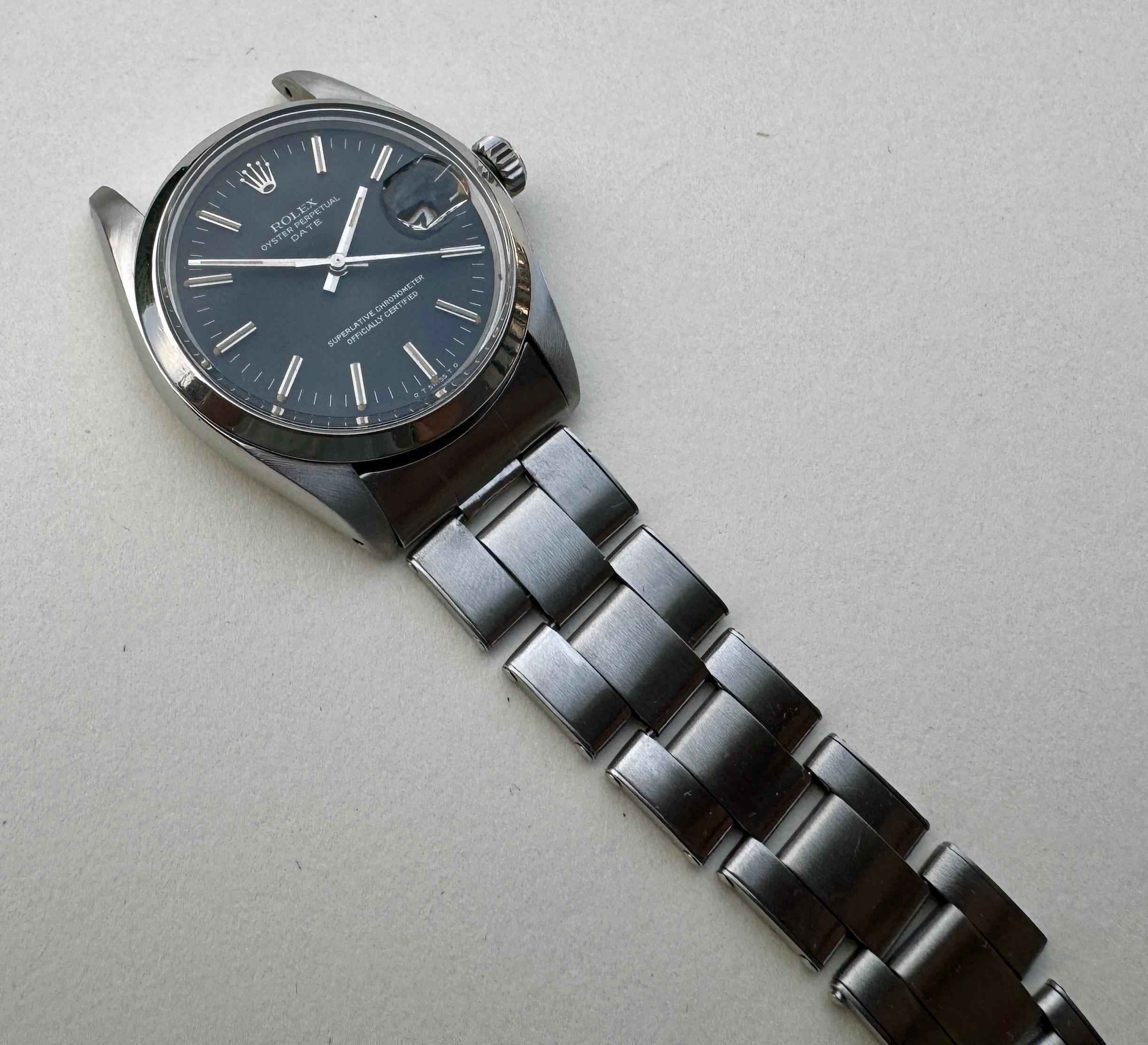 Montre Rolex Oyster Perpetual Date 1500 cadran noir 7