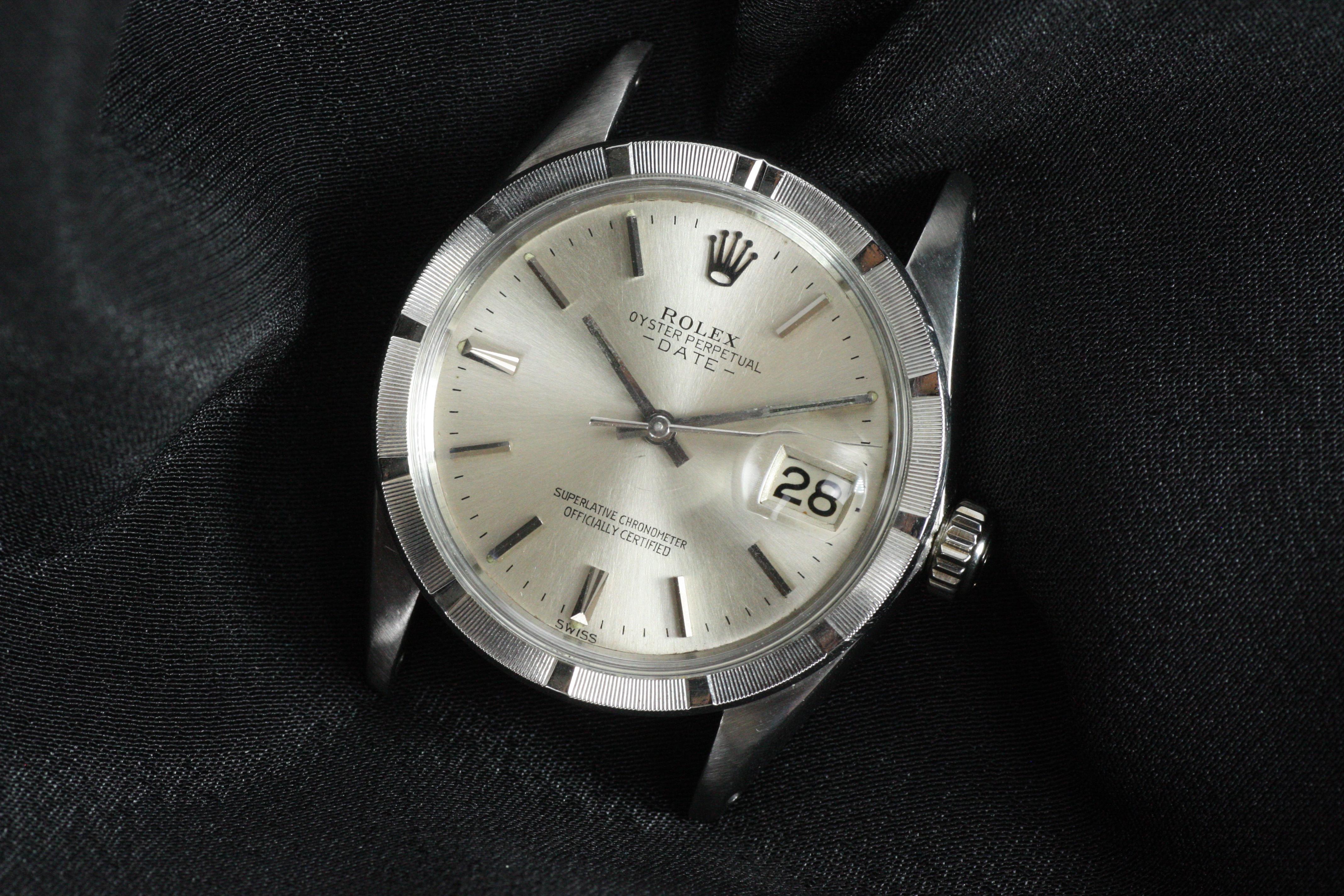 Rolex Oyster Perpetual Date 1501 Stainless Steel, Engine Turned Bezel c.1964 In Good Condition For Sale In Santa Monica, CA