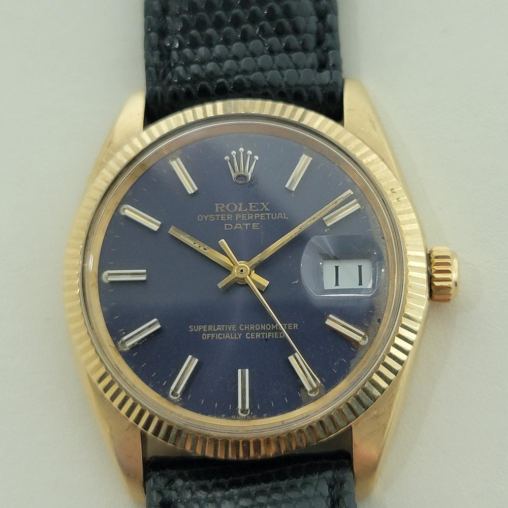 Lusso senza tempo, Rolex Oyster Perpetual Date da uomo ref.1503 automatico in oro massiccio 14k, c.1968, cinturino in pelle e fibbia originale Rolex 14k. Verificato autentico da un maestro orologiaio. Splendido quadrante blu firmato Rolex, indici a