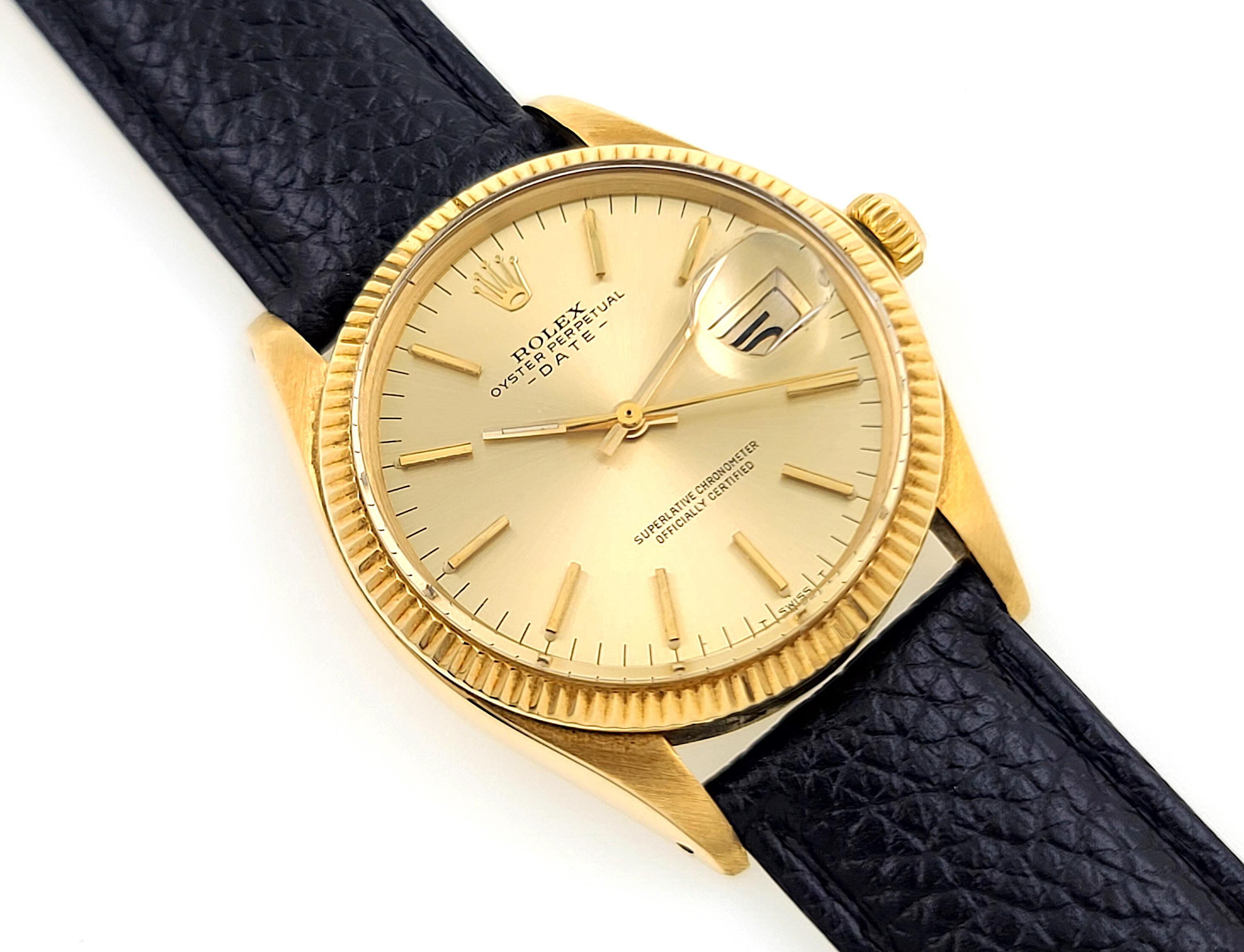Rolex Oyster Perpetual Date 1503 Gold Sunburst Dial Solid Gold 14k Gold, 1973 In Excellent Condition For Sale In PARIS, FR