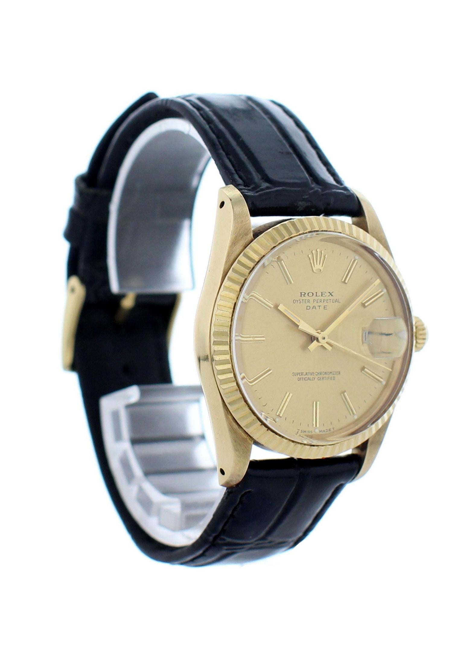 Rolex Oyster Perpetual Date 15038 18 Karat Yellow Gold Vintage Watch In Excellent Condition In New York, NY