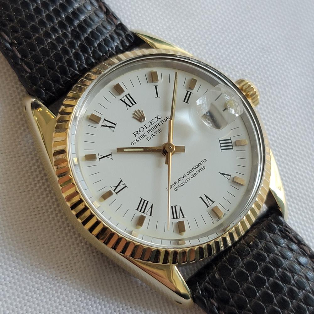 Rolex Oyster Perpetual Date 1550 18k Gold Bezel Mens 34mm 1970s Automatic RA710 en Excelente estado para la venta en Beverly Hills, CA