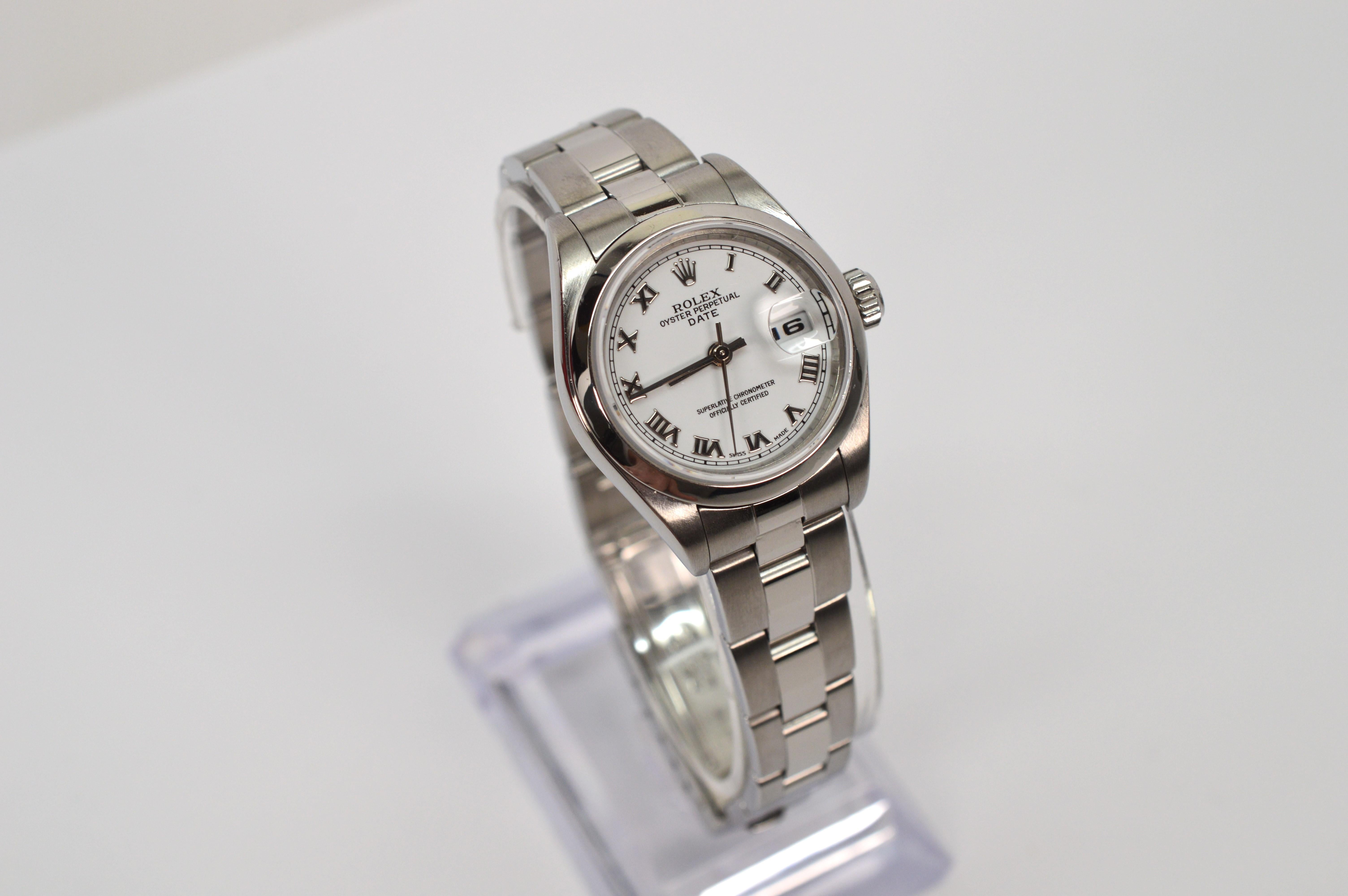 Rolex Oyster Perpetual Date 79160 Stainless Steel Women's Wrist Watch In Excellent Condition For Sale In Mount Kisco, NY