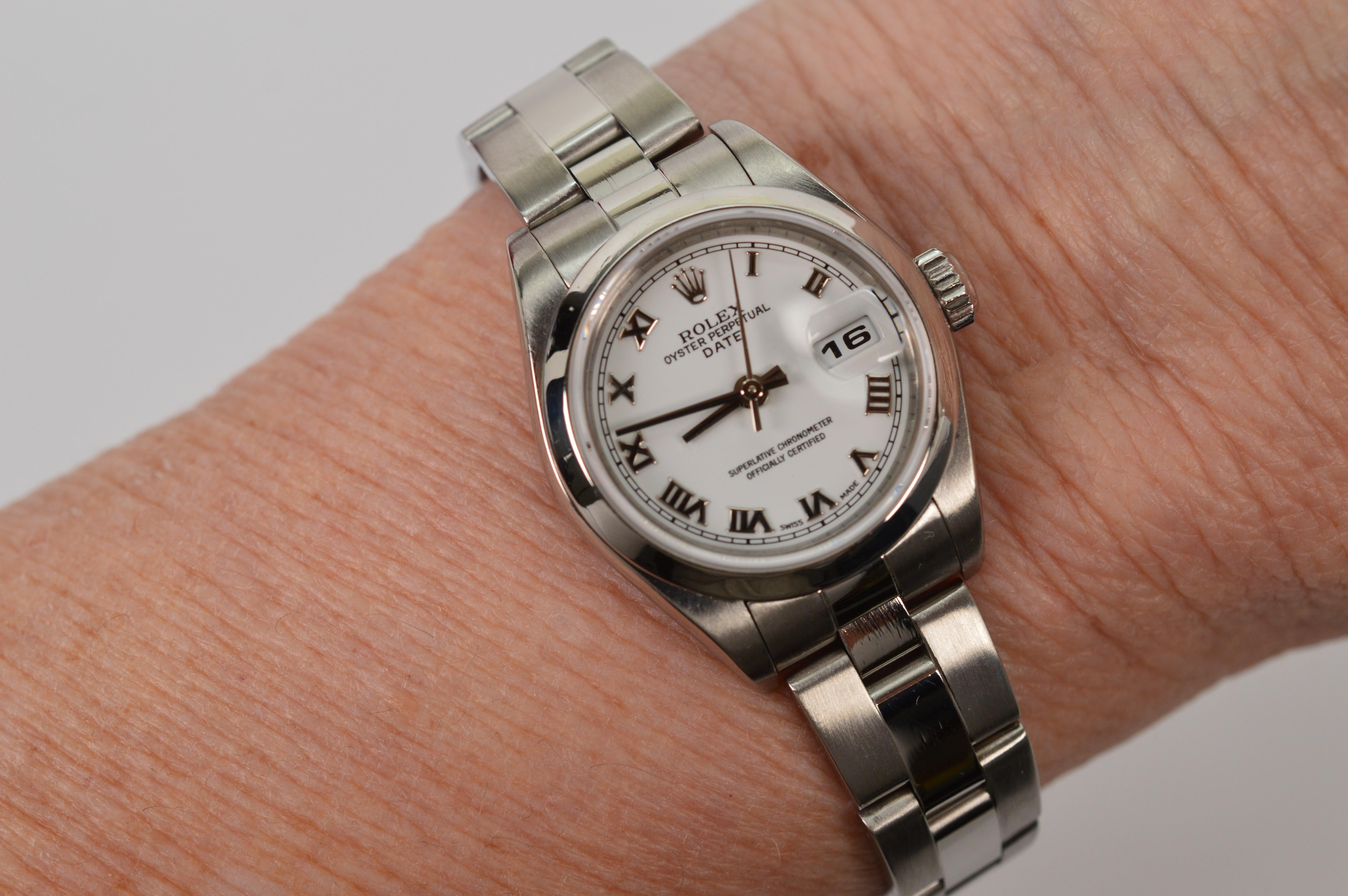 Rolex Oyster Perpetual Date 79160 Montre-bracelet pour femme en acier inoxydable en vente 1