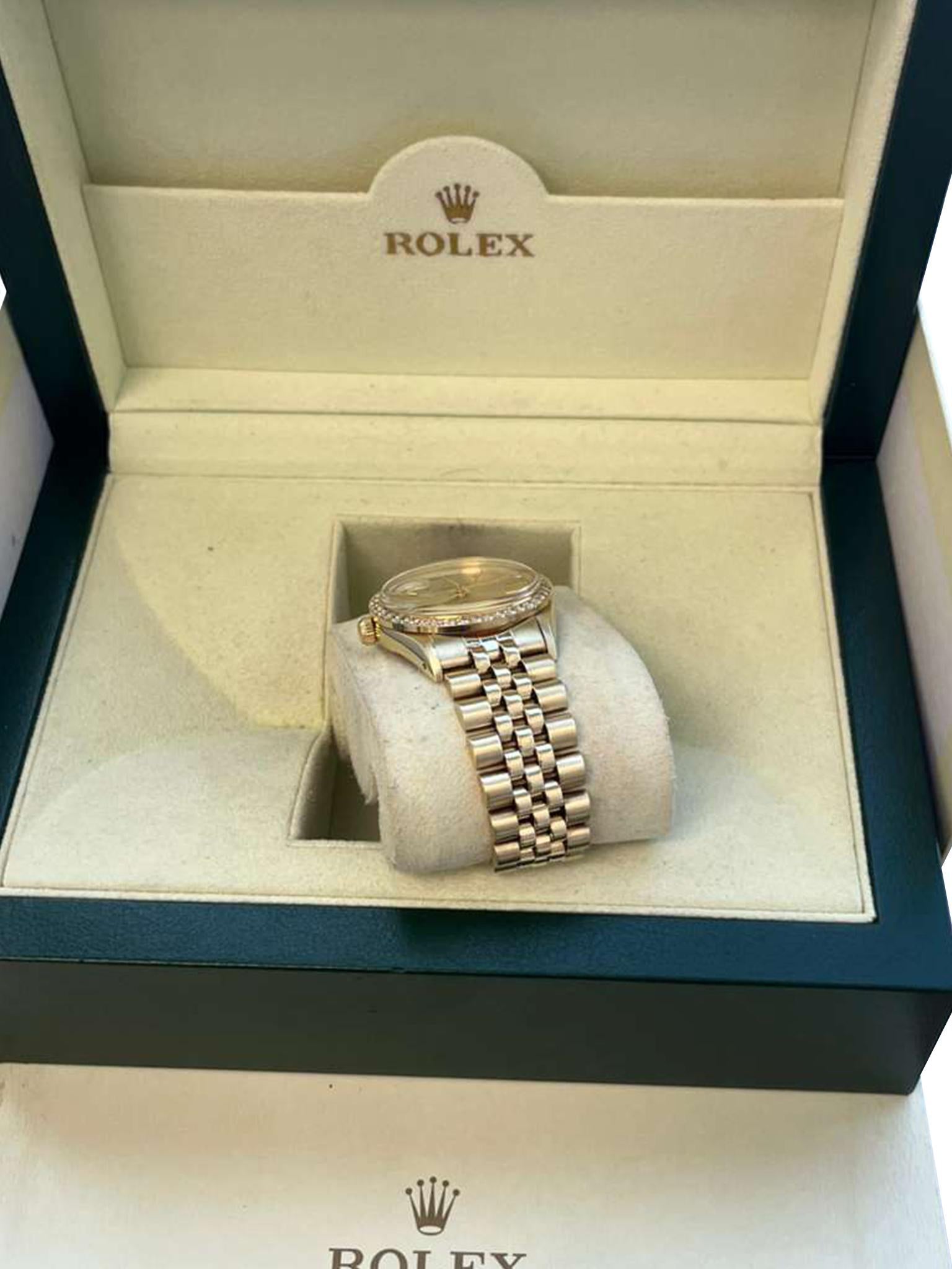 Rolex Oyster Perpetual Date Quadrante Champagne Lunetta di diamanti Orologio in oro giallo 15037 in vendita 7