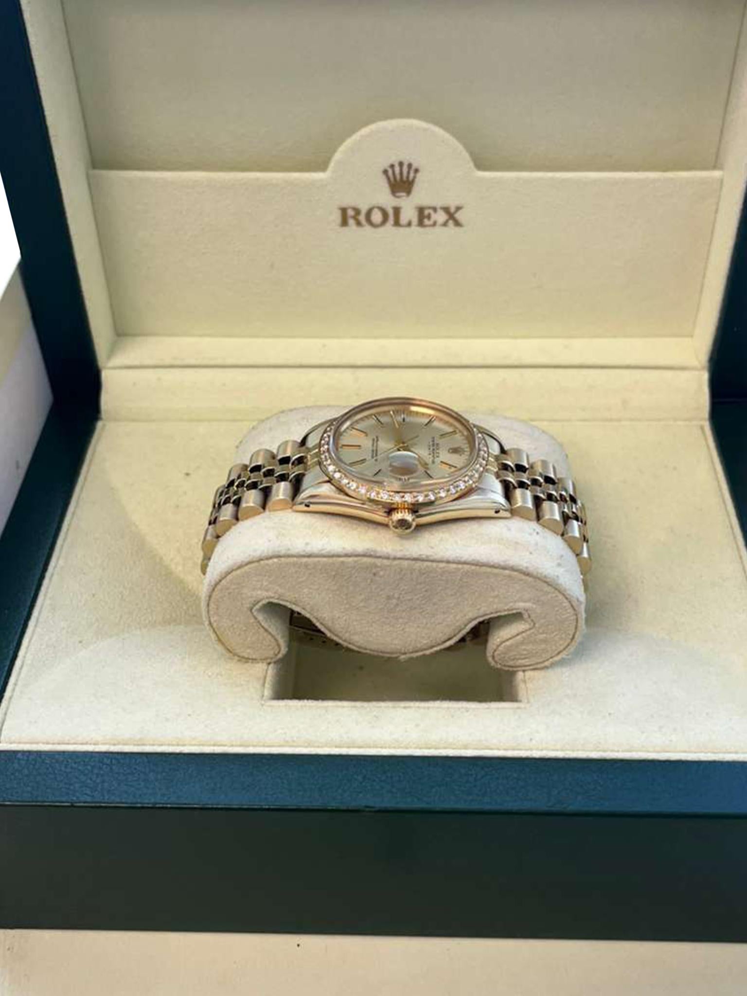 Rolex Oyster Perpetual Date Quadrante Champagne Lunetta di diamanti Orologio in oro giallo 15037 in vendita 8