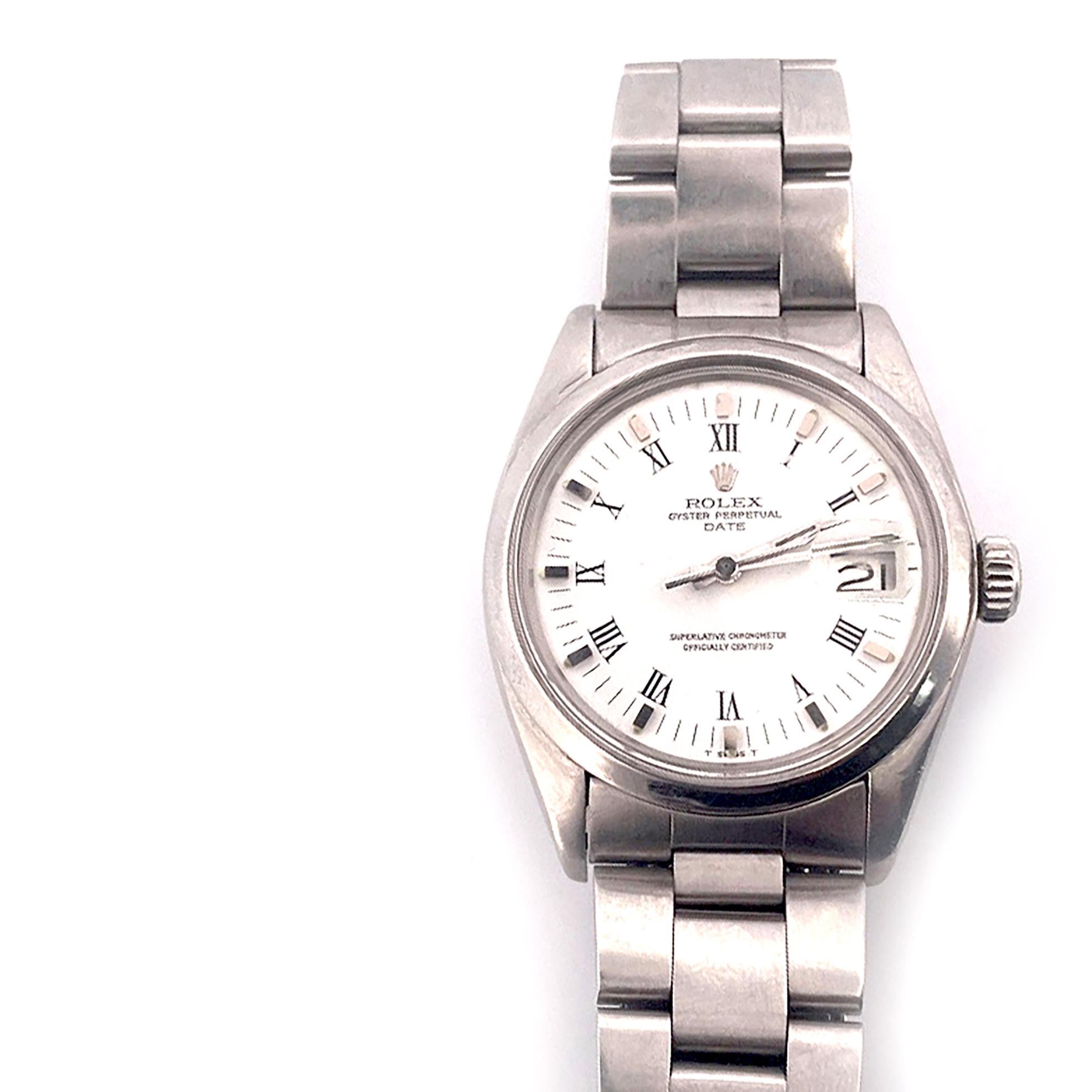 Rolex Oyster Perpetual Date Numeral Dial Wrist Watch In Excellent Condition For Sale In New York, NY