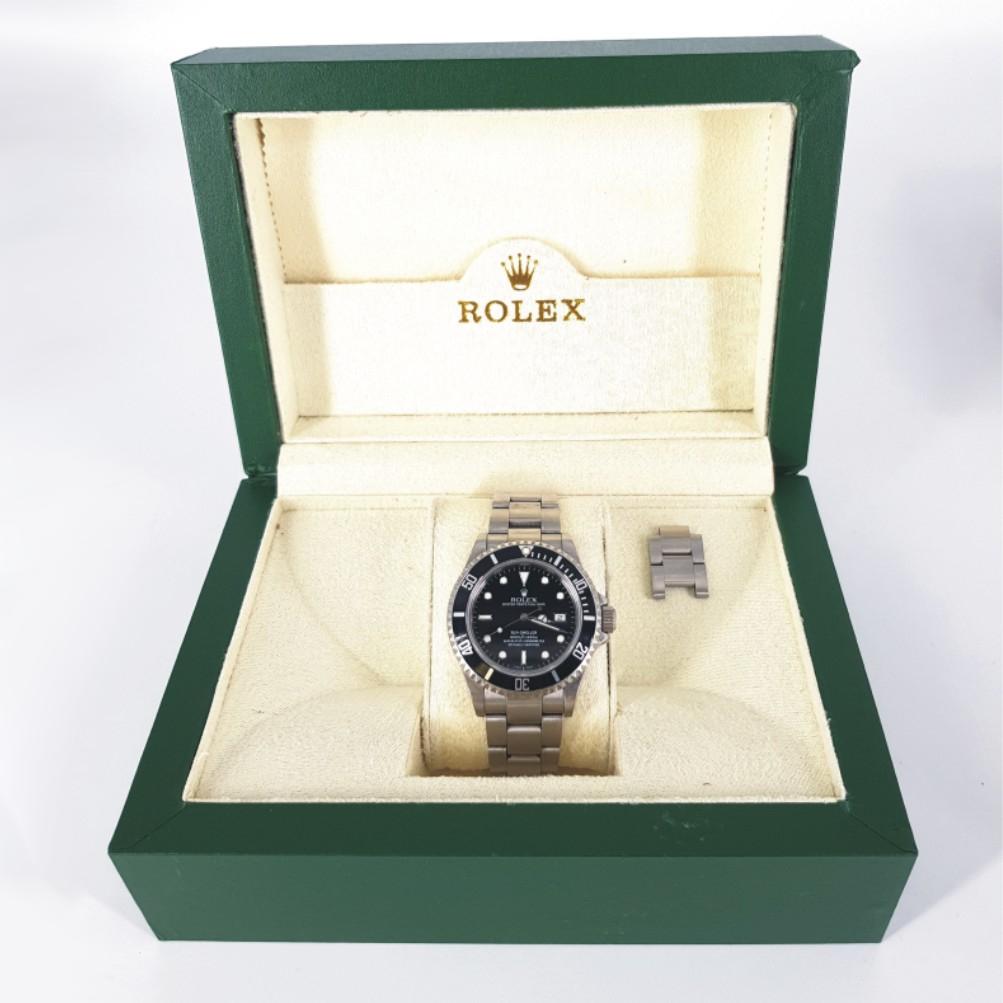 Rolex Oyster Perpetual Date Sea Dweller Watch In Excellent Condition In Cape Town, ZA