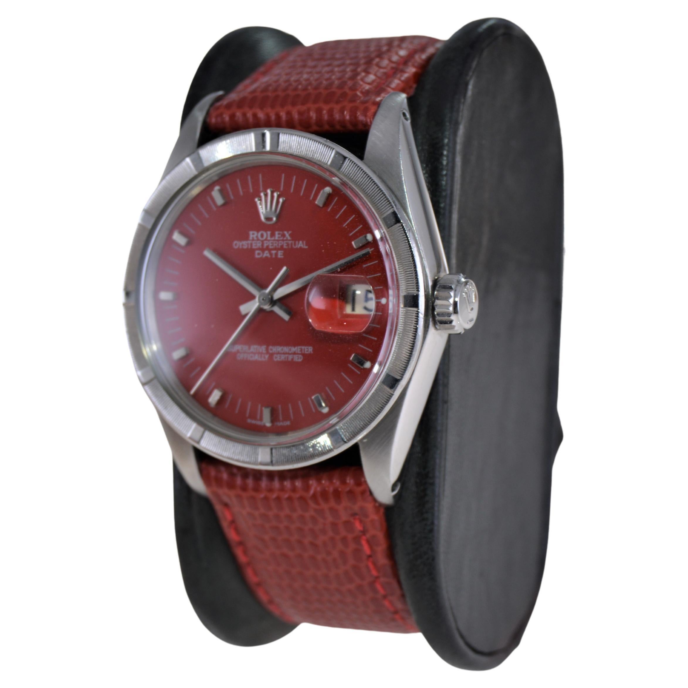 Moderne Rolex Montre Oyster Perpetual Date avec cadran rouge personnalisé, années 1960 en vente