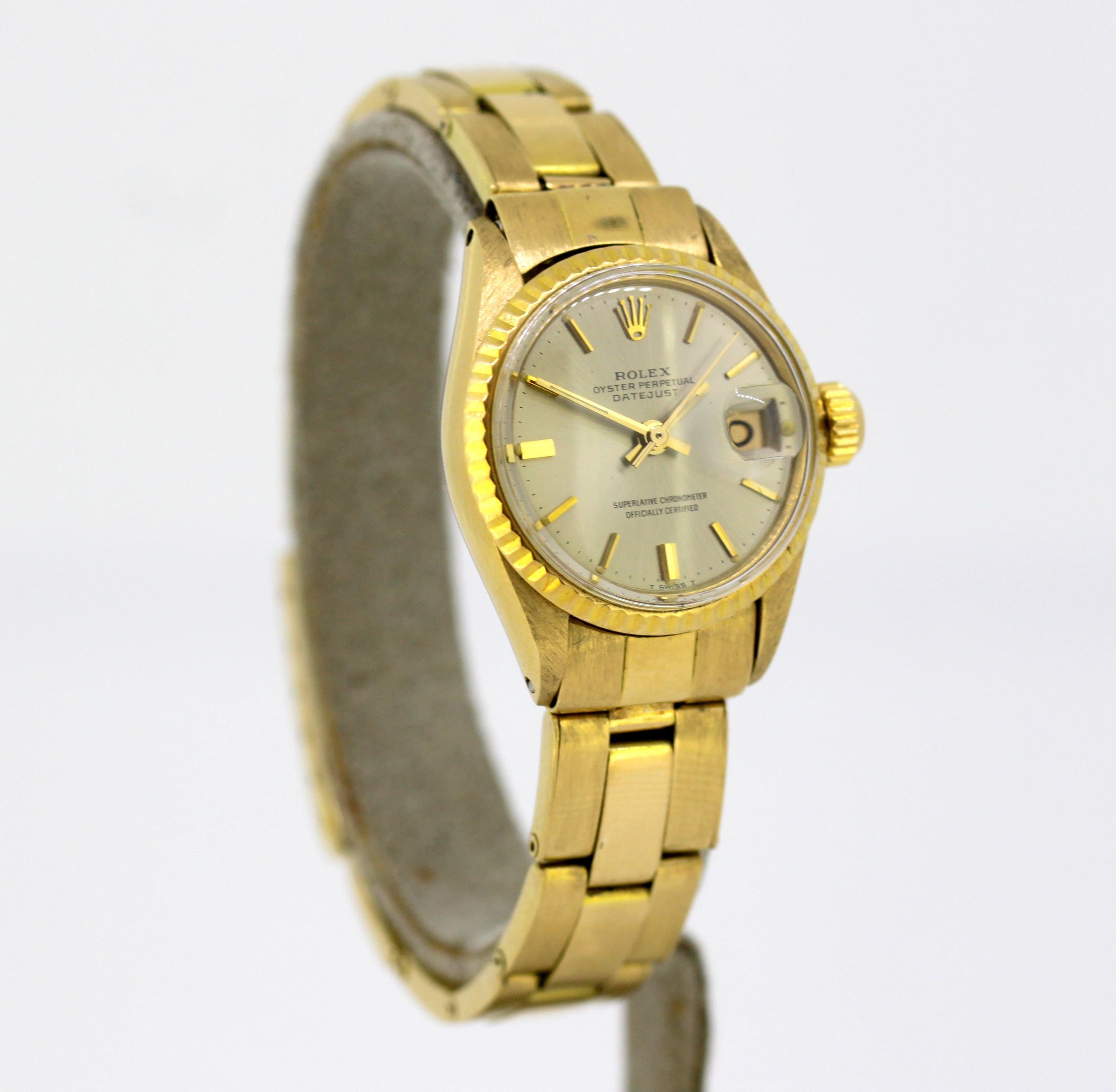 Rolex - Oyster Perpetual DateJust - Women - 1970-1979

Gender:	Ladies
Model : Oyster Perpetual DateJust
Case Diameter : 25 mm
Movement: Manual Winding
Watchband Material: 18K Gold
Case material : 18K Gold
Display Type:	Analogue	
Age: 1970's
Dial: