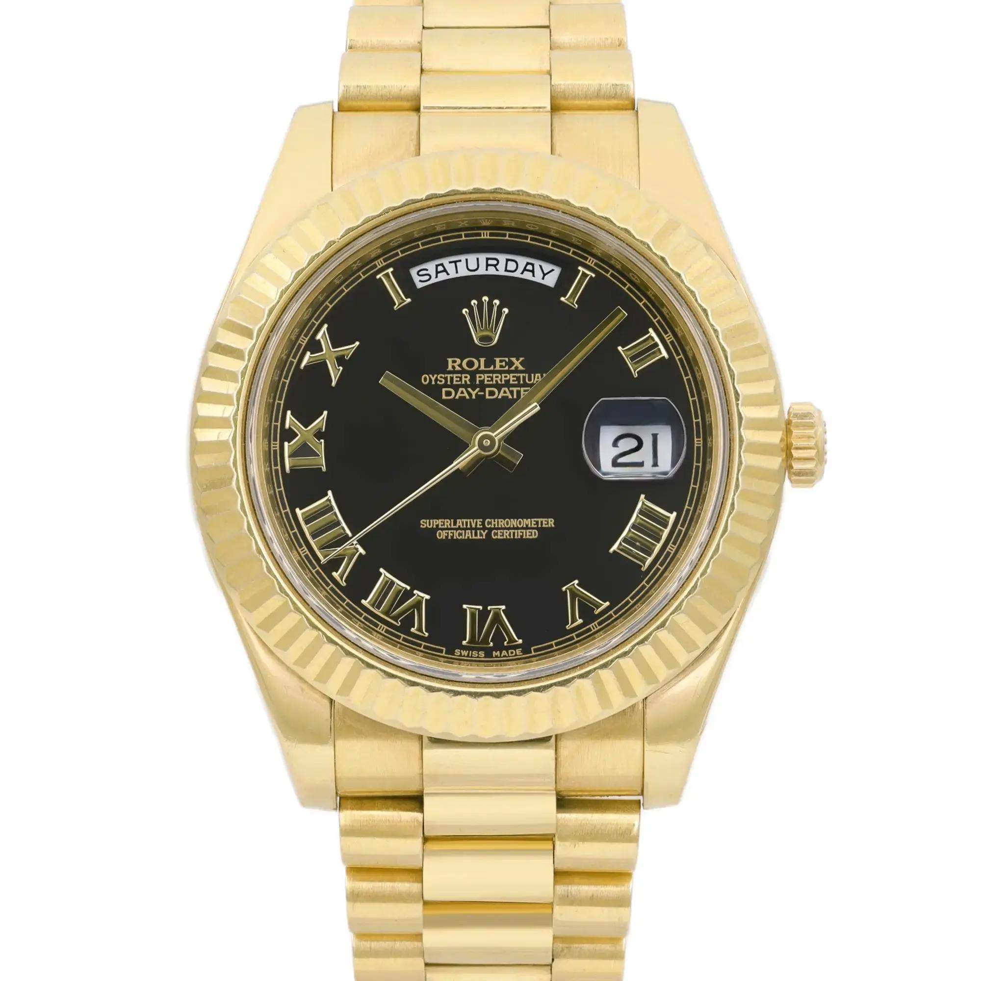 D'occasion. Bon état. La montre est entièrement révisée et testée pour l'étanchéité, l'étalonnage du mouvement et la précision de l'heure. 

Informations générales
Marque : Rolex
Modèle : Day-Date II
Numéro de modèle : 218238
Type :