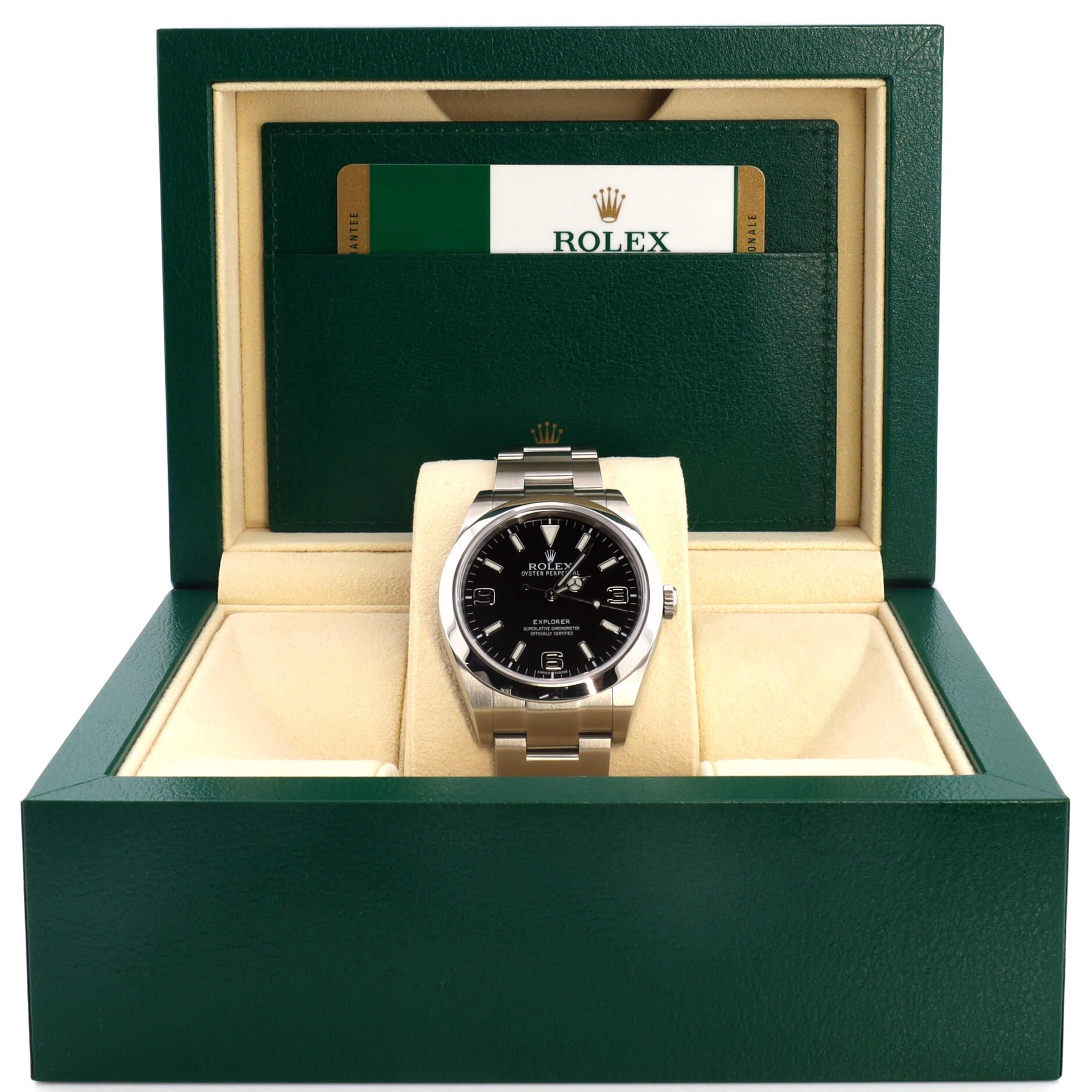 Condition: Great. Minor scratches and wear throughout. Wear and scratches on case and bracelet.
Accessories: Box, Warranty Card - Dated, Instruction Booklet
Measurements: Case Size/Width: 39mm, Watch Height: 11mm, Band Width: 20mm, Wrist