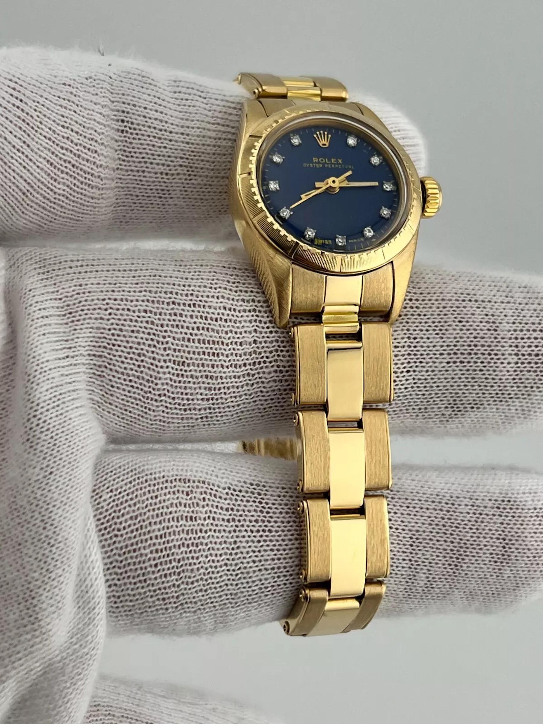 Rolex Oyster Perpetual Damen 18K Gelbgold 67198 Blaues Diamant-Zifferblatt im Zustand „Hervorragend“ in San Diego, CA
