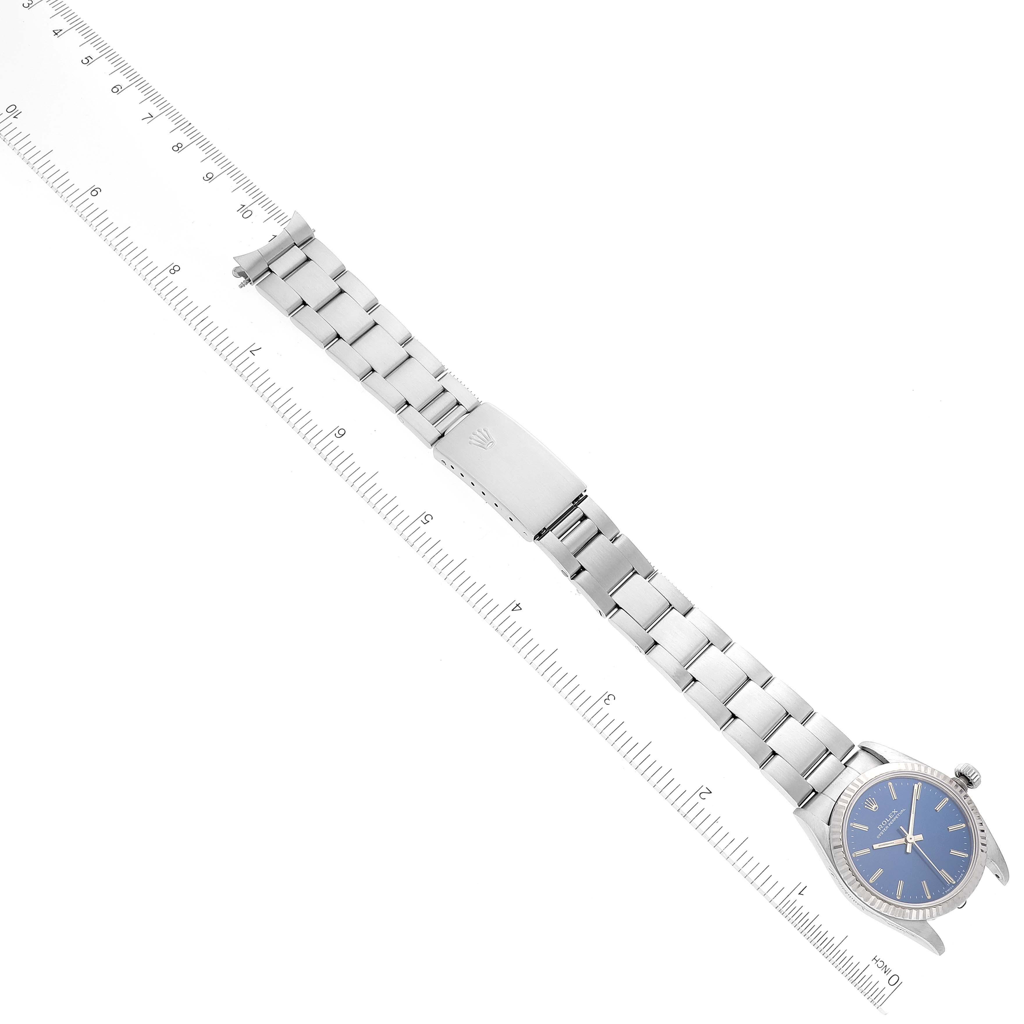 Rolex Oyster Perpetual Midsize Stahl Weißgold Blaues Zifferblatt Damenuhr 67514 im Angebot 7