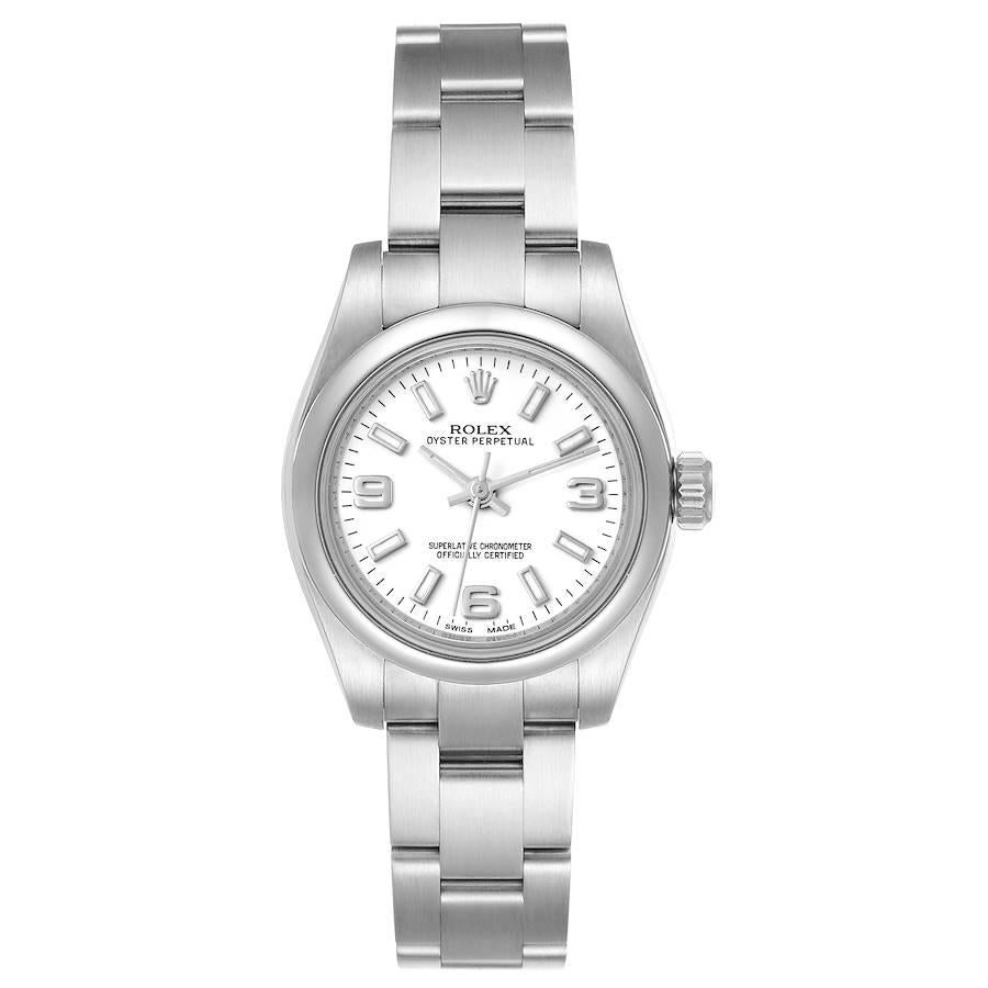 Rolex Oyster Perpetual Nondate weißes Zifferblatt Damenuhr 176200 Box-Karte. Offiziell zertifiziertes Chronometerwerk mit automatischem Aufzug. Austerngehäuse aus Edelstahl mit einem Durchmesser von 26 mm. Rolex-Logo auf einer Krone. Glatte,