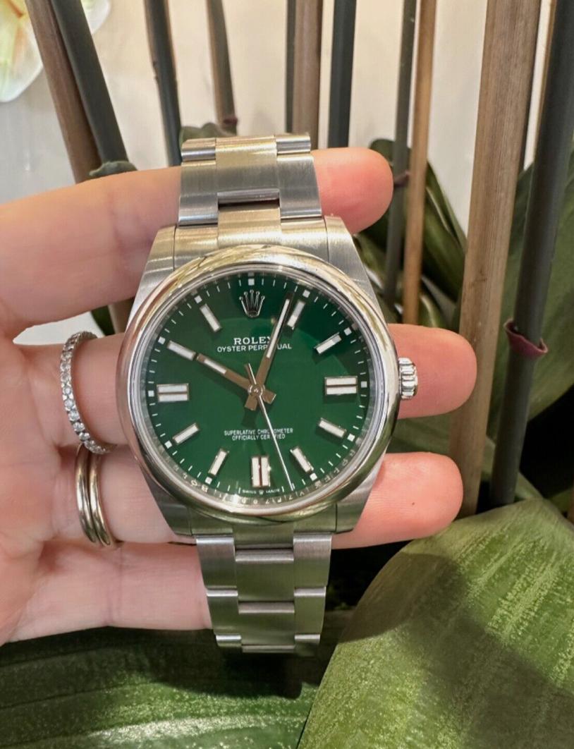 Rolex Oyster Perpetual Ref. 124300 Steel Green Dial Watch, 41 mm NEW For Sale 1