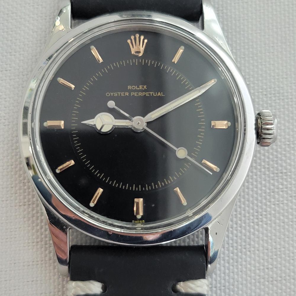 Rare classique vintage, Rolex ref.6532 Oyster Perpetual pour homme, c.1957, en excellent état de marche. Vérifié authentique par un maître horloger. Magnifique cadran noir signé Rolex, index 12 heures appliqués, index des minutes intérieur,