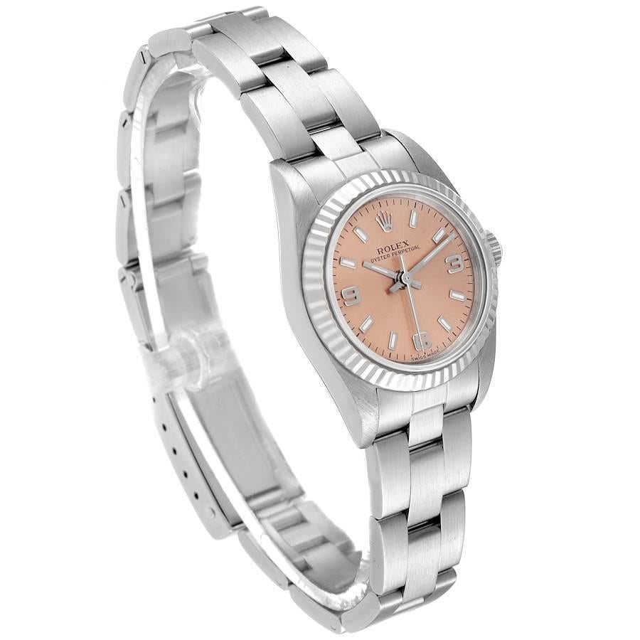 Rolex Oyster Perpetual Lachs Zifferblatt Stahl-Weißgold-Damenuhr 76094 im Zustand „Hervorragend“ im Angebot in Atlanta, GA