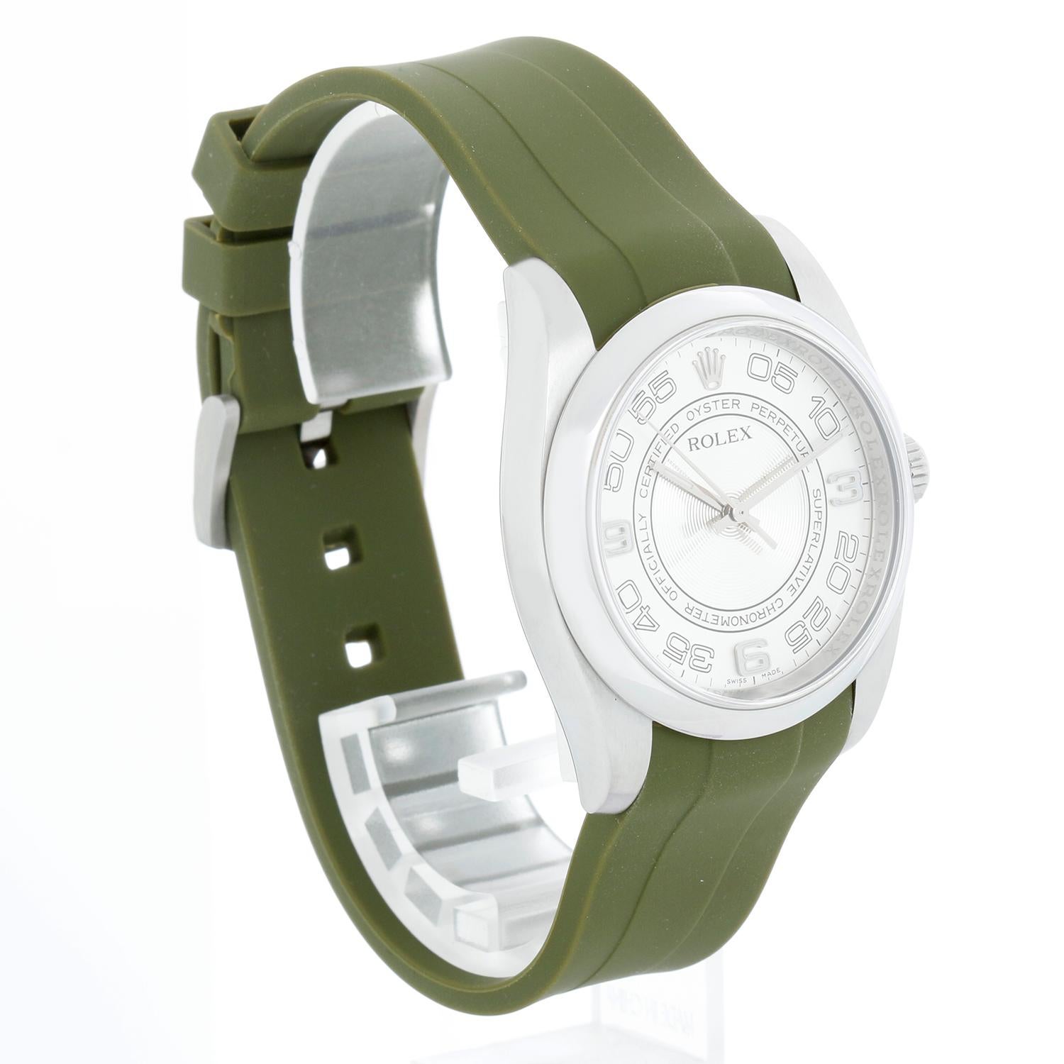 Rolex Oyster Perpetual Stainless Steel  Men's Watch 116000 with Rubber Strap In Excellent Condition In Dallas, TX