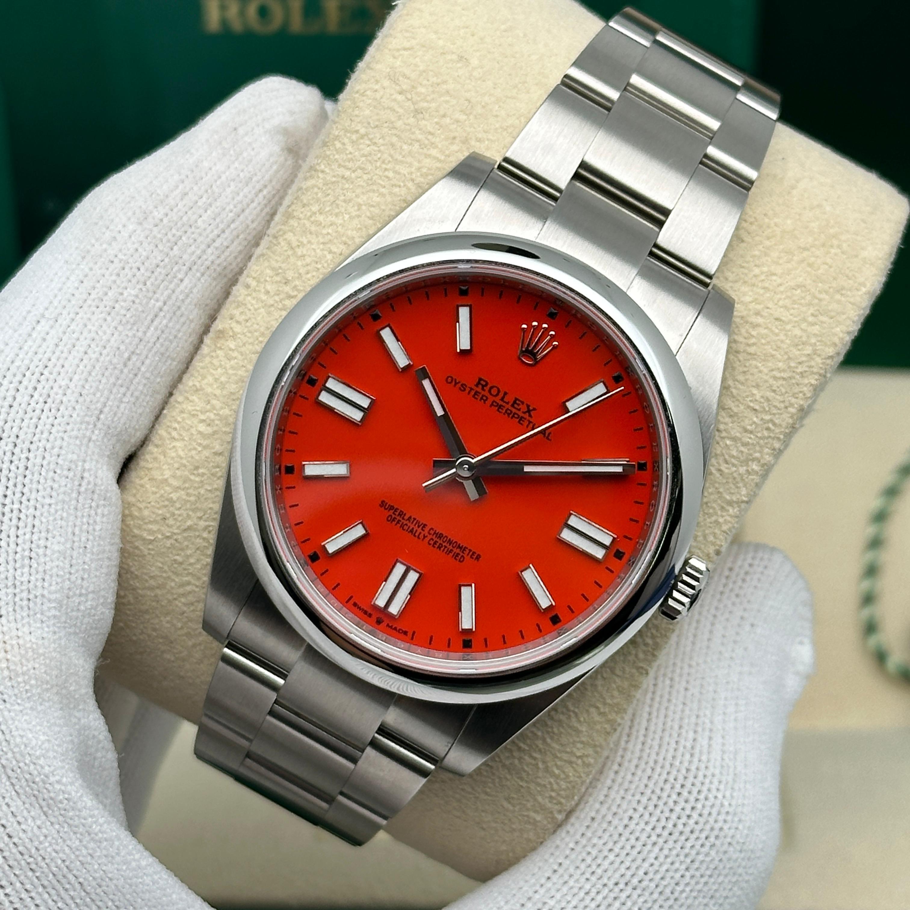 Rolex Oyster Perpetual Steel Coral Red Dial Automatic Montre pour hommes 124300 non portée en vente 4