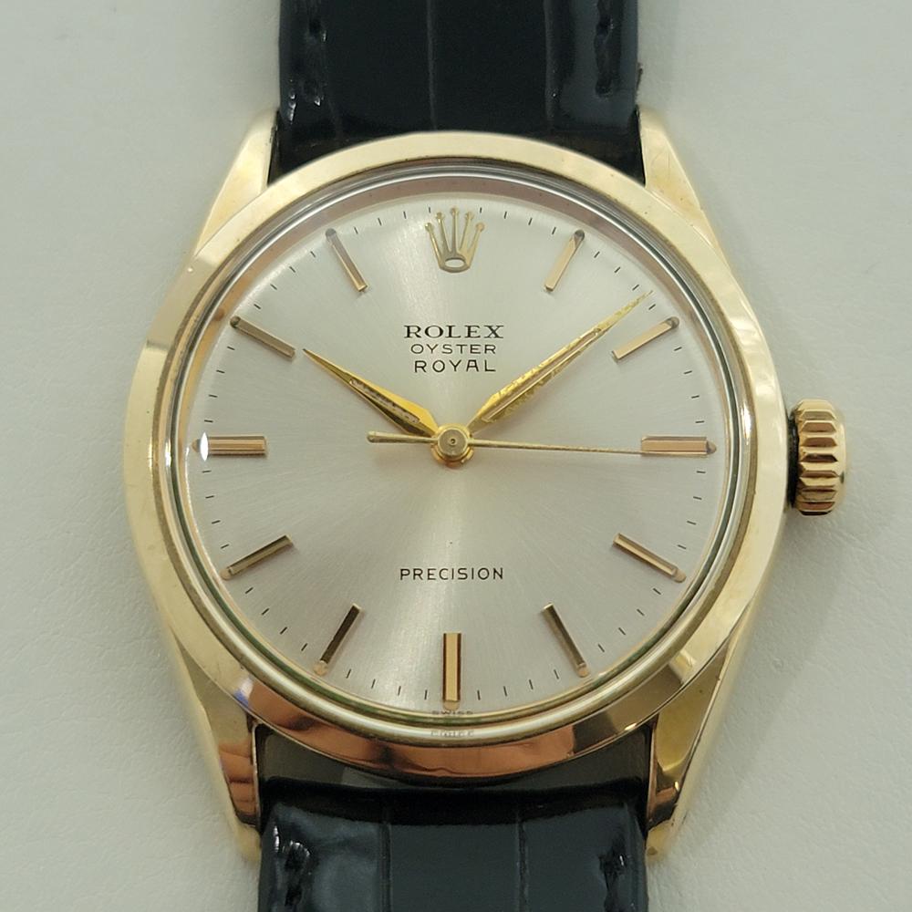 Timeless classic, Men's Rolex Oyster Royal Precision Ref.6426, c.1960, in excellent working condition. Verified authentic by a master watchmaker. Gorgeous, original Rolex signed dial, in excellent vintage condition, applied gold index hour markers,