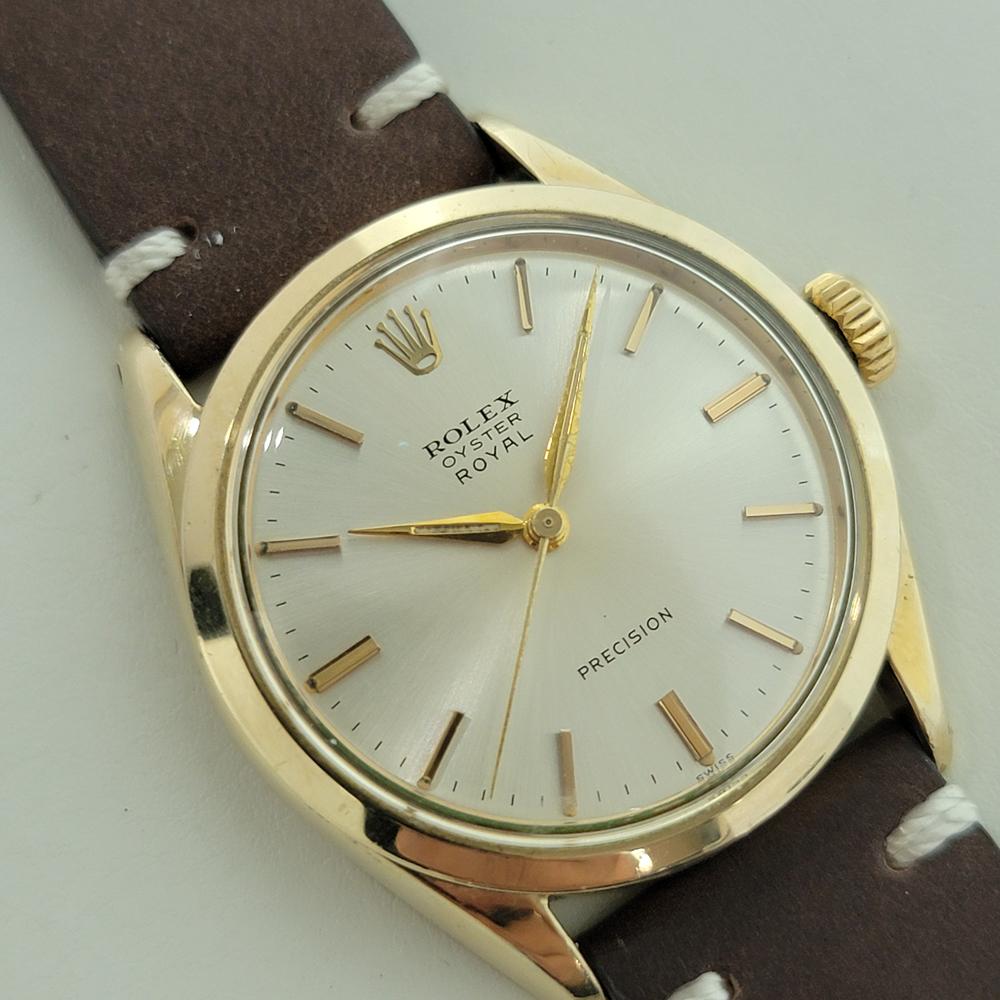 Timeless classic, Men's Rolex Oyster Royal Precision Ref.6426, c.1960, in excellent working condition. Verified authentic by a master watchmaker. Gorgeous, original Rolex signed dial, in excellent vintage condition, applied gold index hour markers,