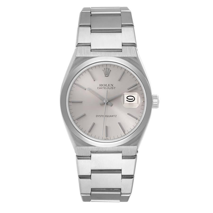 Rolex Oysterquartz Datejust Silver Dial Steel Mens Watch 17000. Quartz movement. Stainless steel oyster case 36 mm in diameter. Rolex logo on a crown. Stainless steel smooth domed bezel. Scratch resistant sapphire crystal with cyclops magnifier.