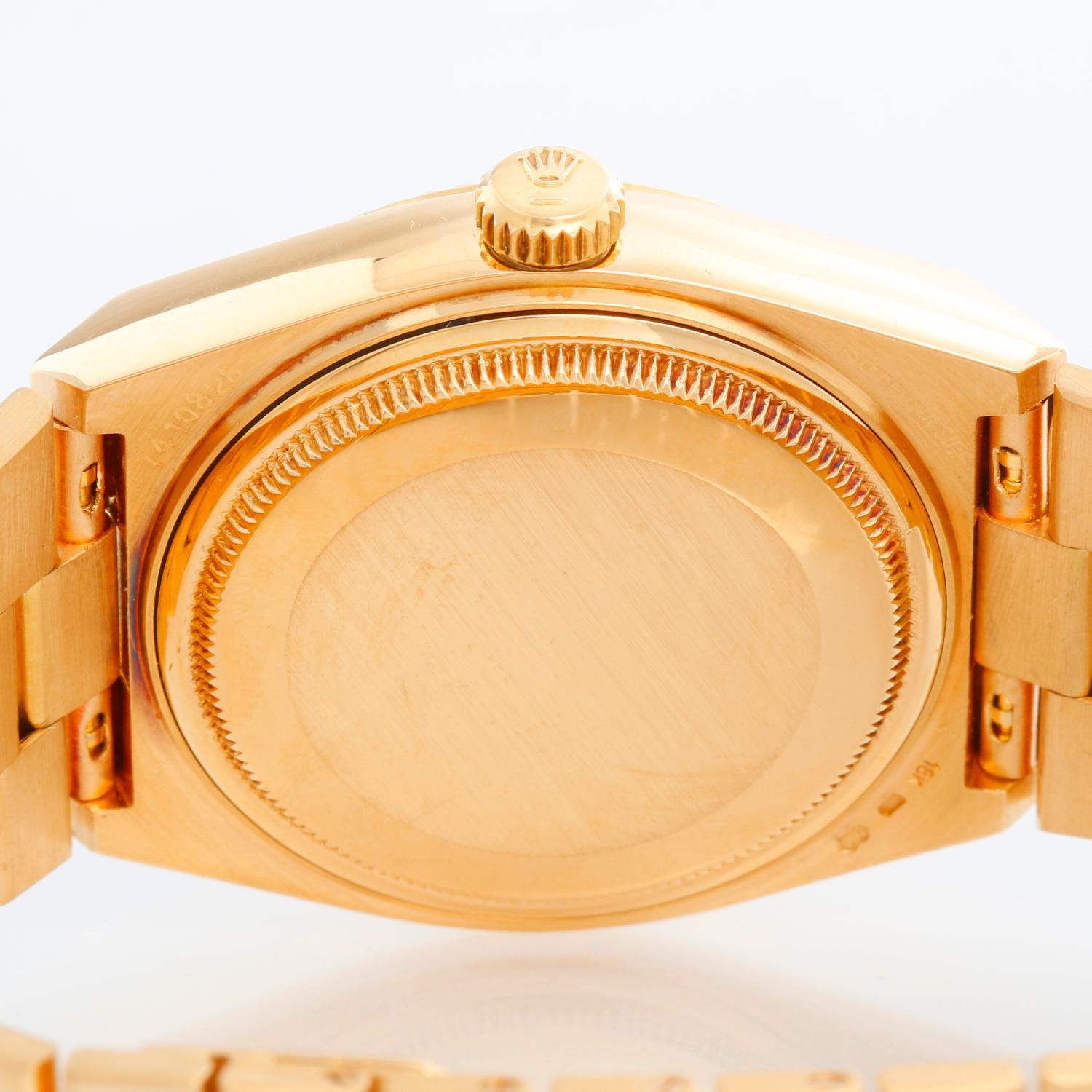 Rolex Oysterquartz Day-Date Men's 18K Gold Watch 19018 In Excellent Condition In Dallas, TX