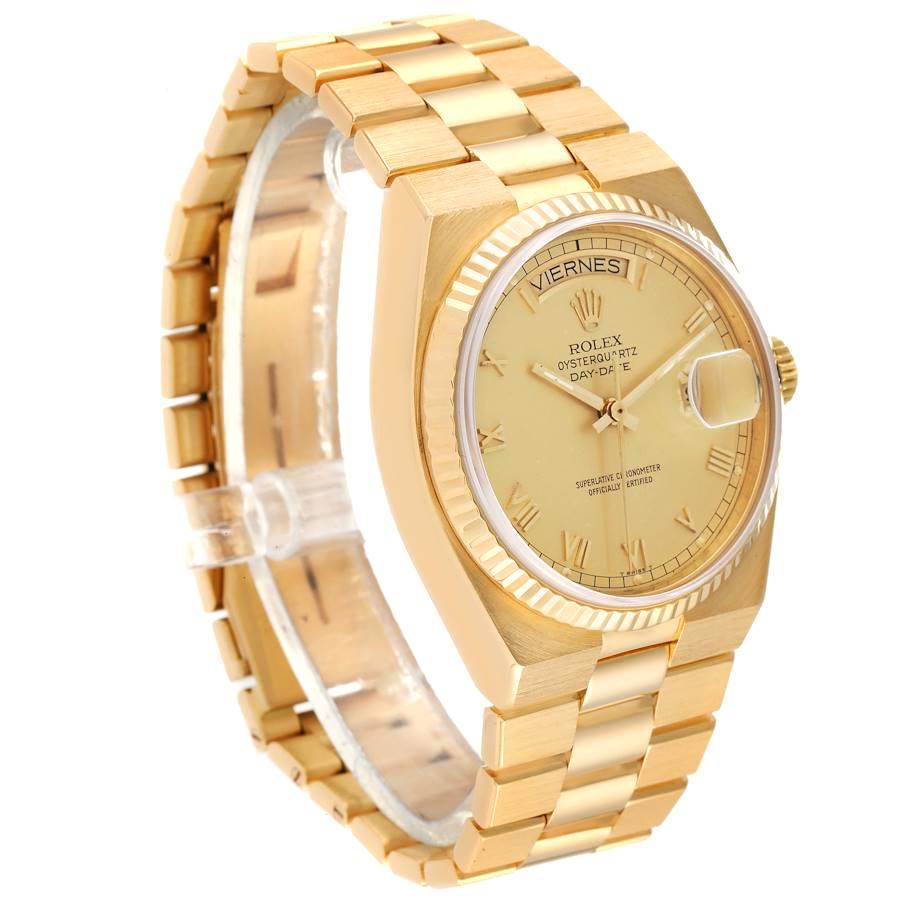 Rolex Oysterquartz President Yellow Gold Champagne Dial Mens Watch 19018 In Good Condition For Sale In Atlanta, GA