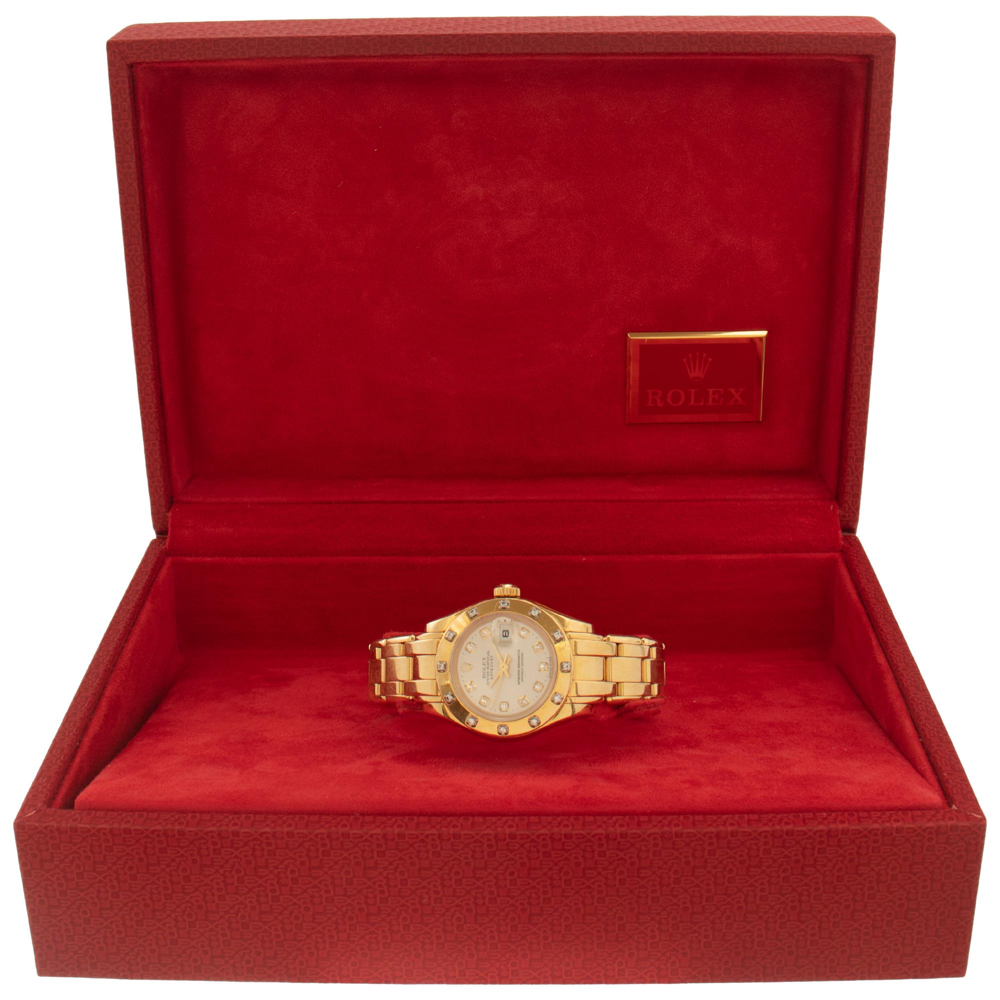 Rolex Pearlmaster Montre-bracelet automatique en or jaune 18 carats Réf. 69318 en vente 2