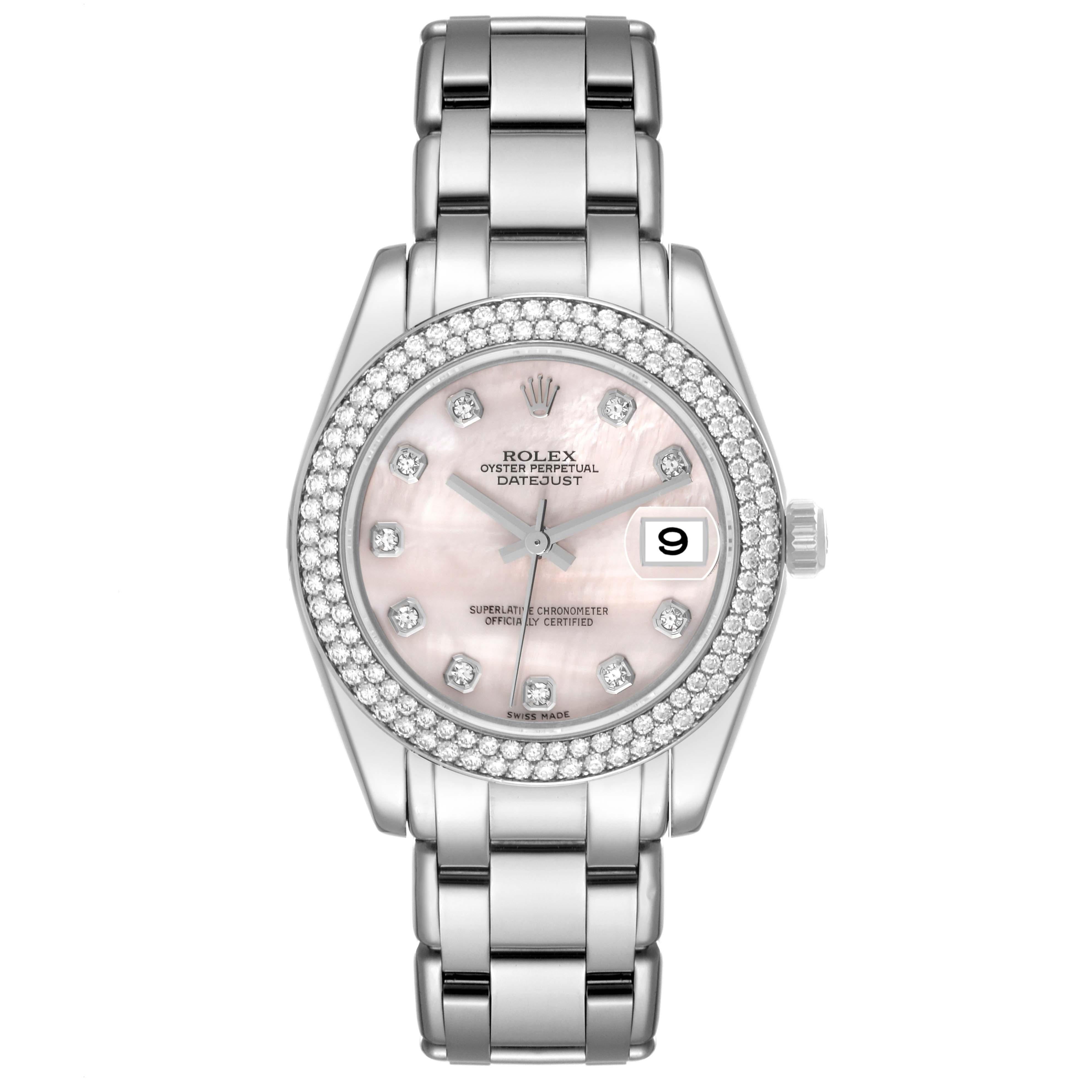 Rolex Pearlmaster 34 or blanc diamant cadran MOP montre femme 81339. Mouvement à remontage automatique officiellement certifié chronomètre. Boîtier en or blanc 18 carats d'un diamètre de 34,0 mm. Logo Rolex sur la couronne. Lunette en diamant