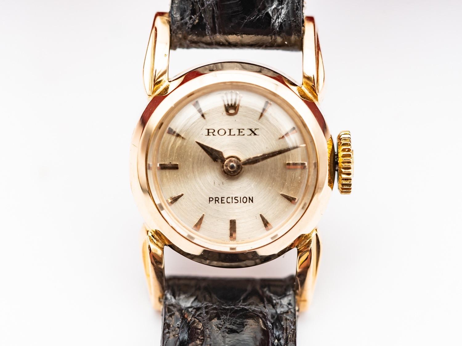 ROLEX 18K Gold Watch For Ladies 1950's
Mouvement Mecanic  Precision Ankel 17 Rubis 
Original  Red Box 
Garantie 1 years