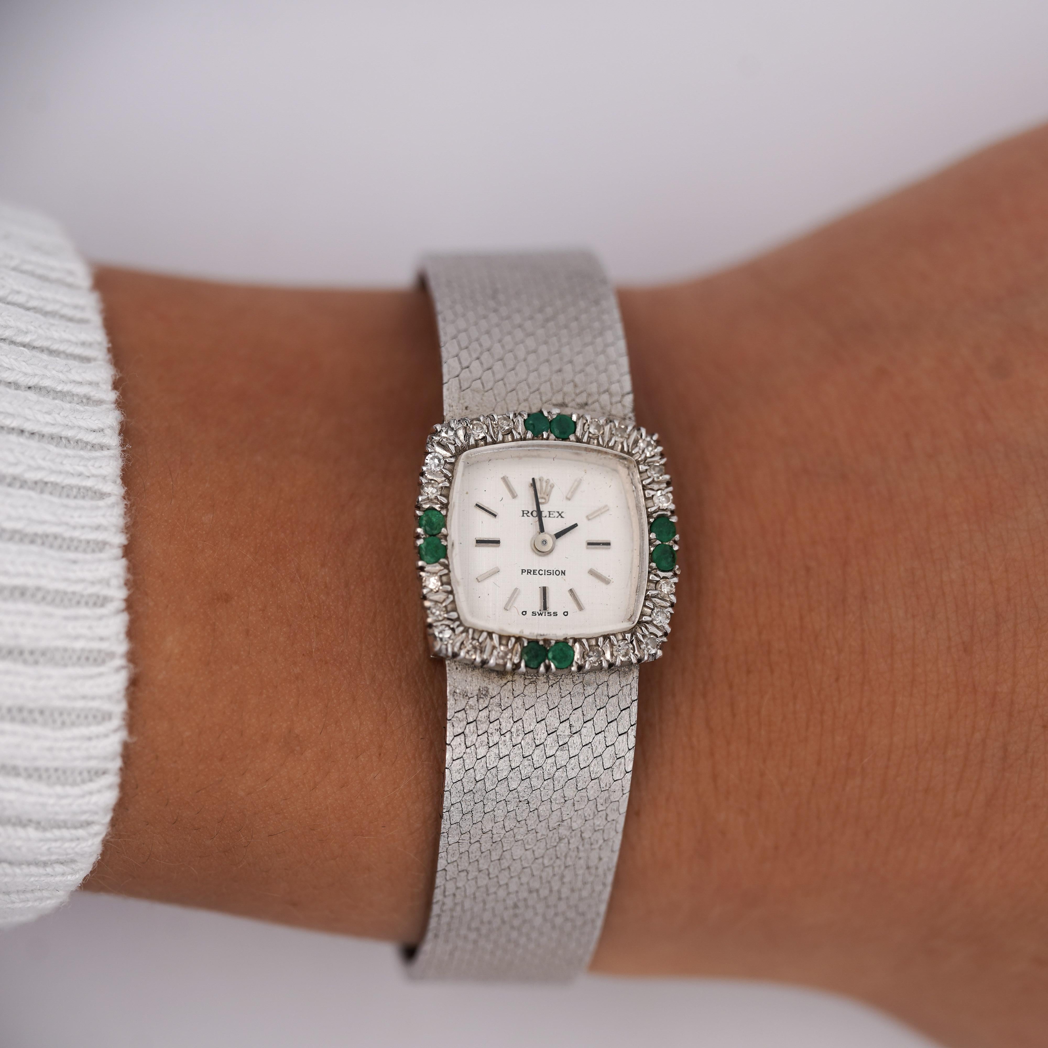 Reloj Rolex de precisión con bisel de esmeraldas y diamantes en oro blanco de 18 quilates y brazalete esmerilado Corte redondo en venta