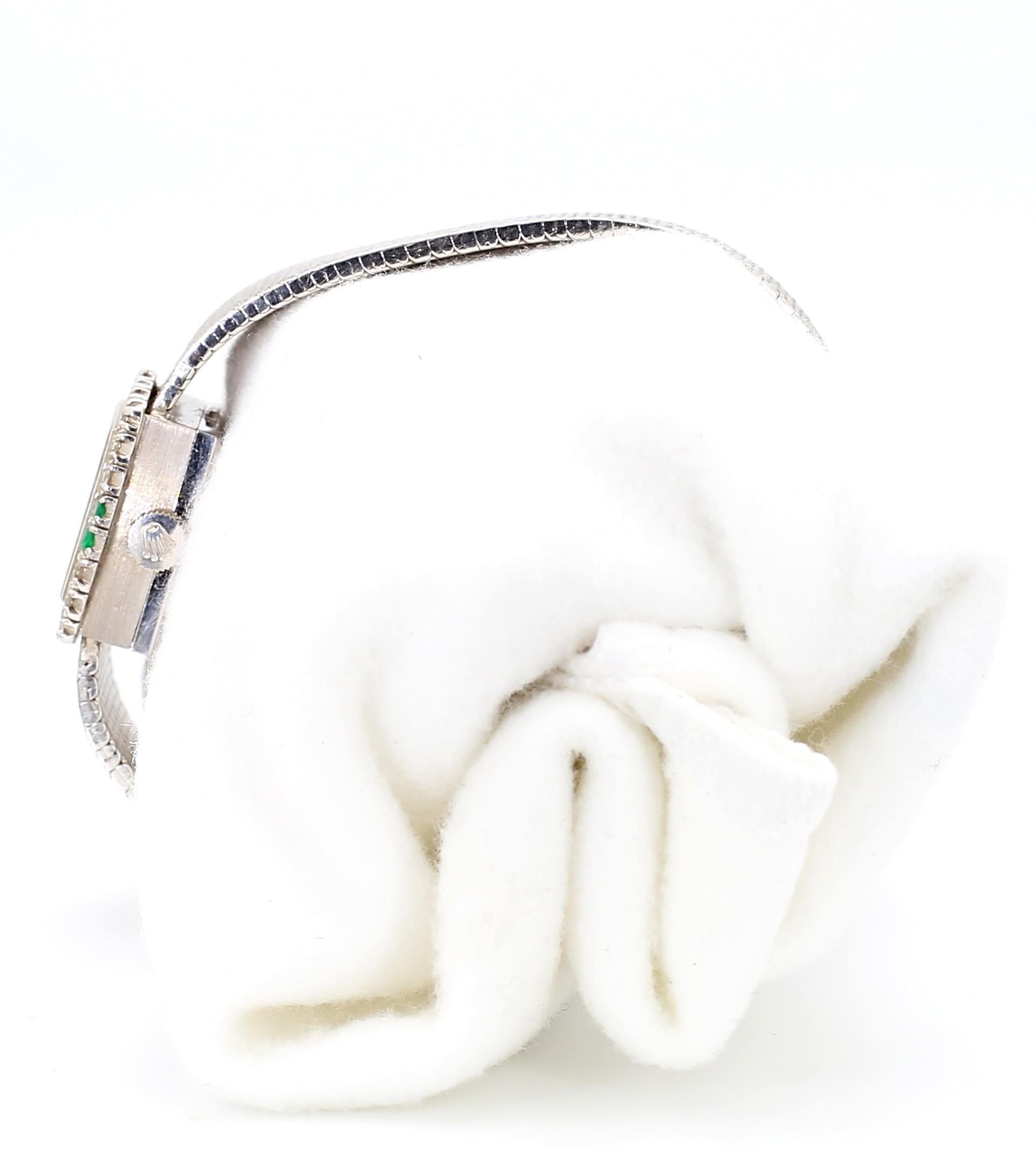 Reloj Rolex de precisión con bisel de esmeraldas y diamantes en oro blanco de 18 quilates y brazalete esmerilado en venta 3