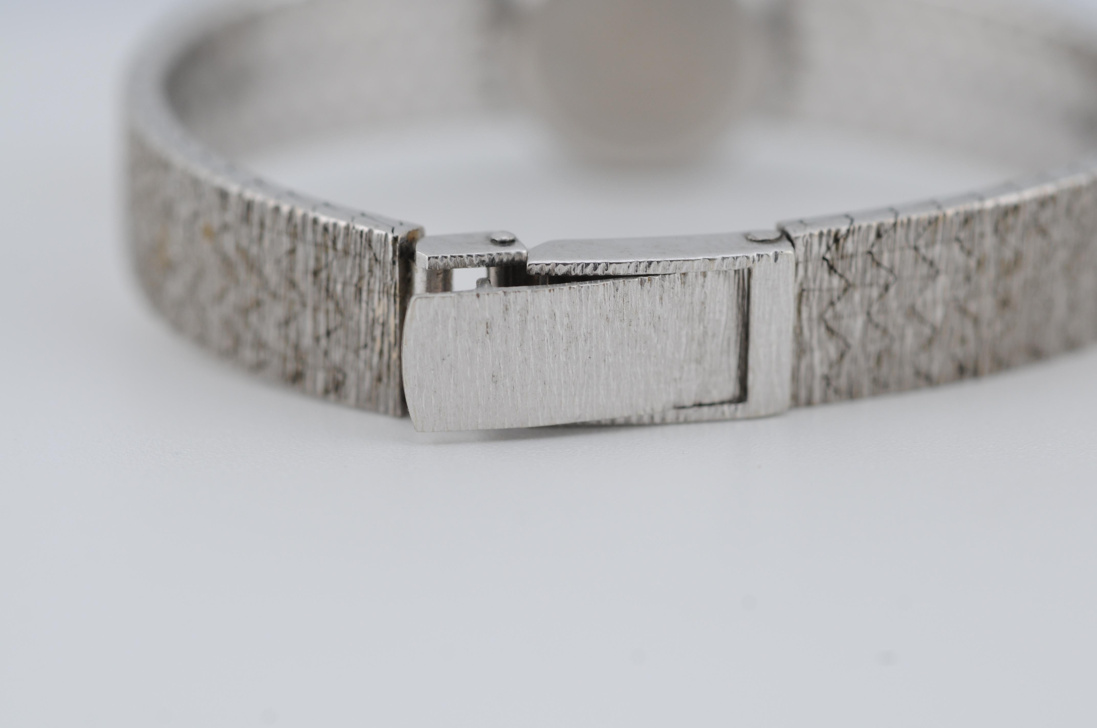 Montre Rolex Precision en or blanc 18k avec lunette en diamant Swiss Made en vente 2